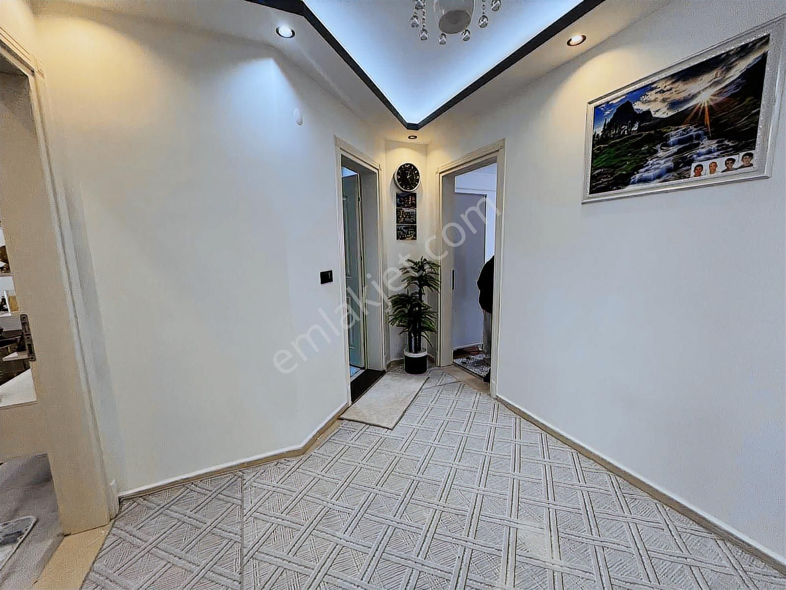 Lavınıa'dan Merkezde Kapalı Mutfak Arakat Satılık 3+1 Daire - Görsel 2