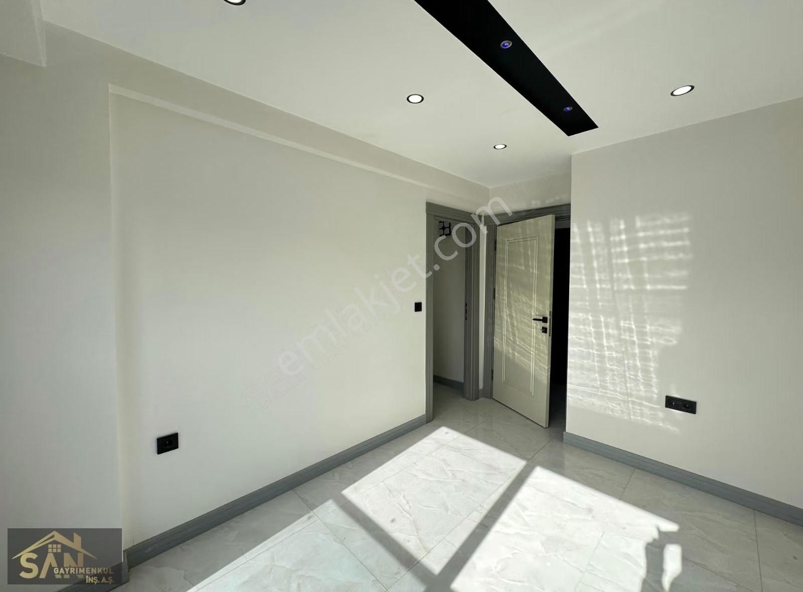 Urla Merkezde Havuzlu Site İçinde Sıfır Kiralık Ultra Lüks Daire - Görsel 8