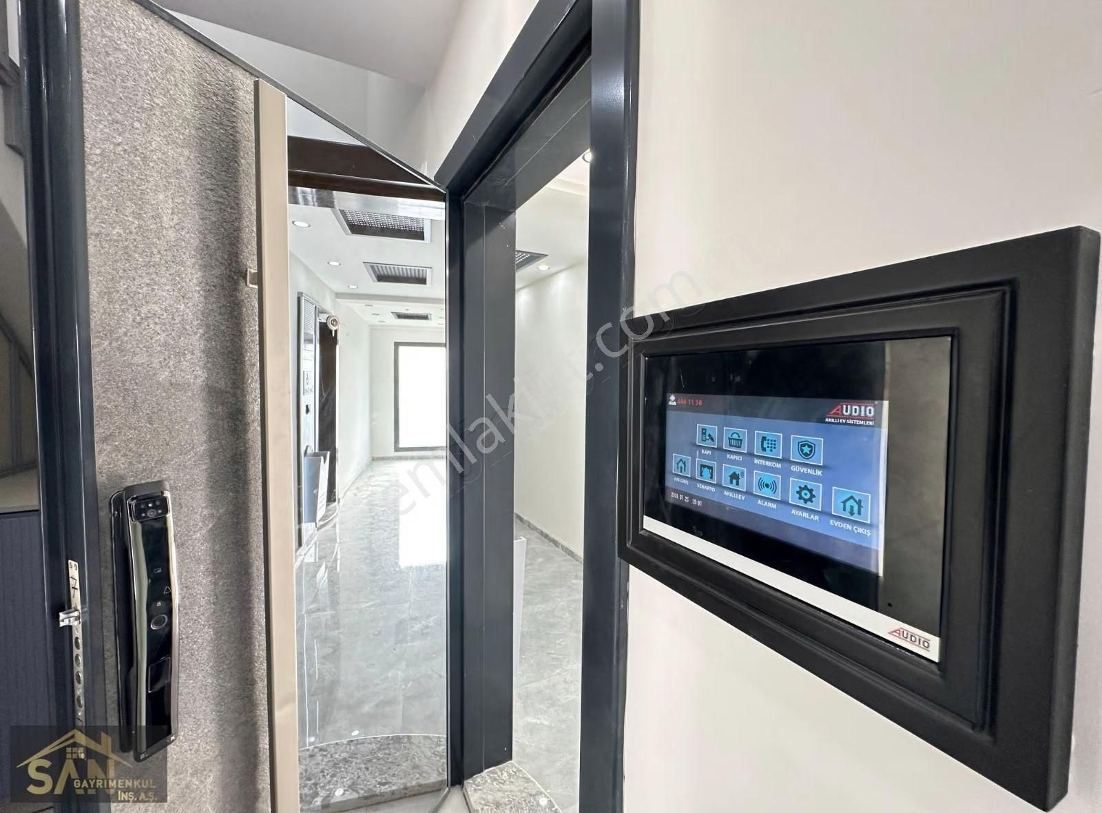 Urla Merkezde Havuzlu Site İçinde Sıfır Kiralık Ultra Lüks Daire - Görsel 3