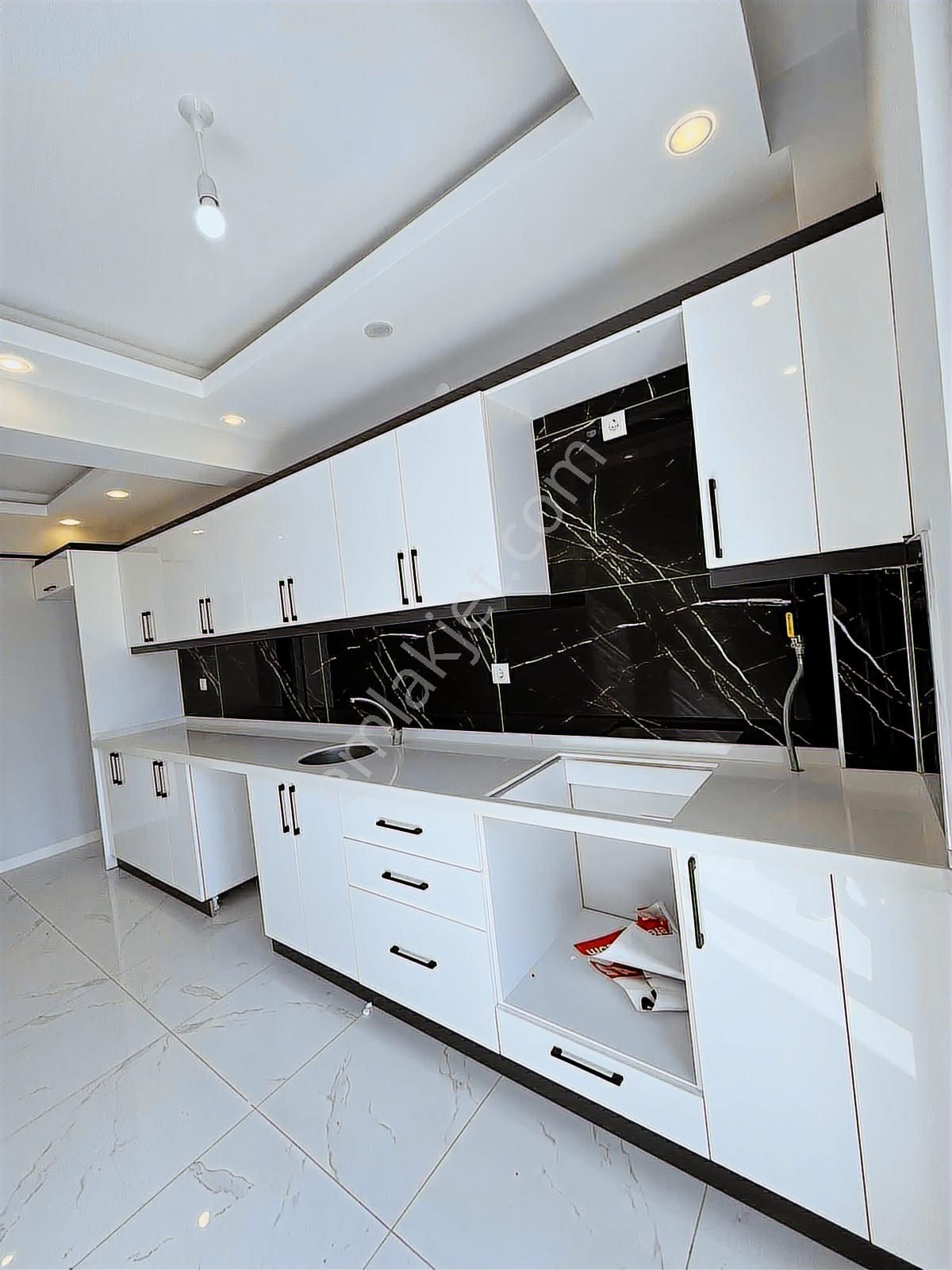 Satılık Kartepe Fsm Mah 2+1 130 M2 Ebevn Banyolu Daire - Görsel 25