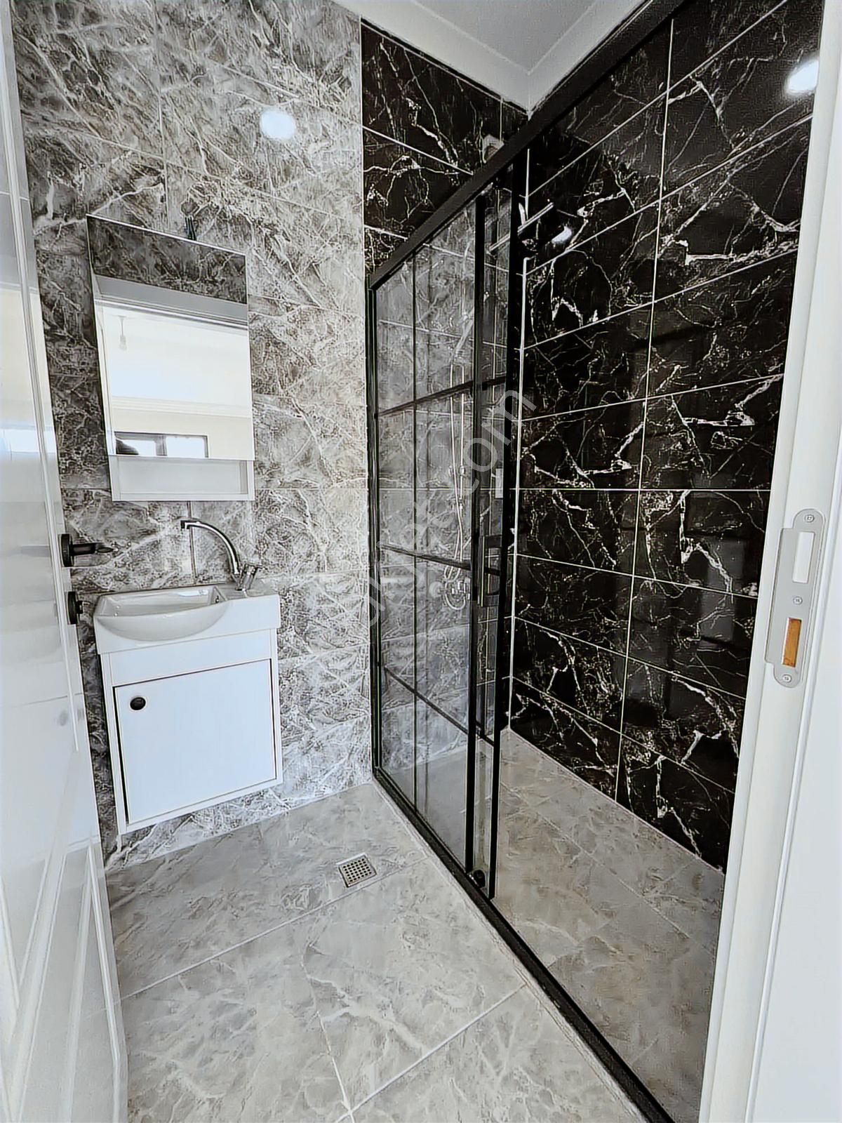 Satılık Kartepe Fsm Mah 2+1 130 M2 Ebevn Banyolu Daire - Görsel 28