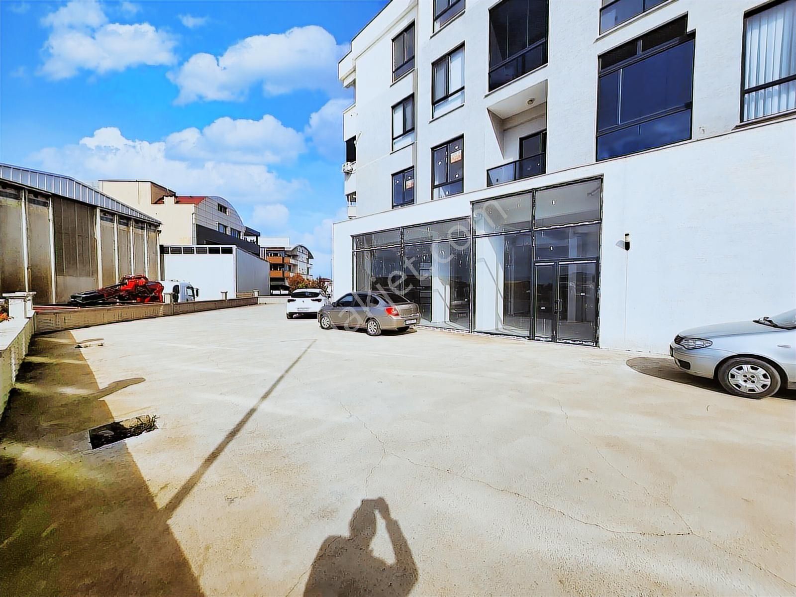 Üçevler 'de Xxxxxxl Dükkan - Görsel 13