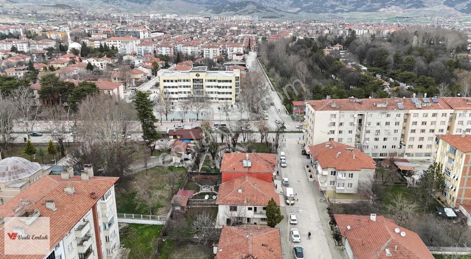 Şeker Sokağın Girişinde Satılık 2 Katlı Müstakil Ev | Vadi Emlak - Görsel 11