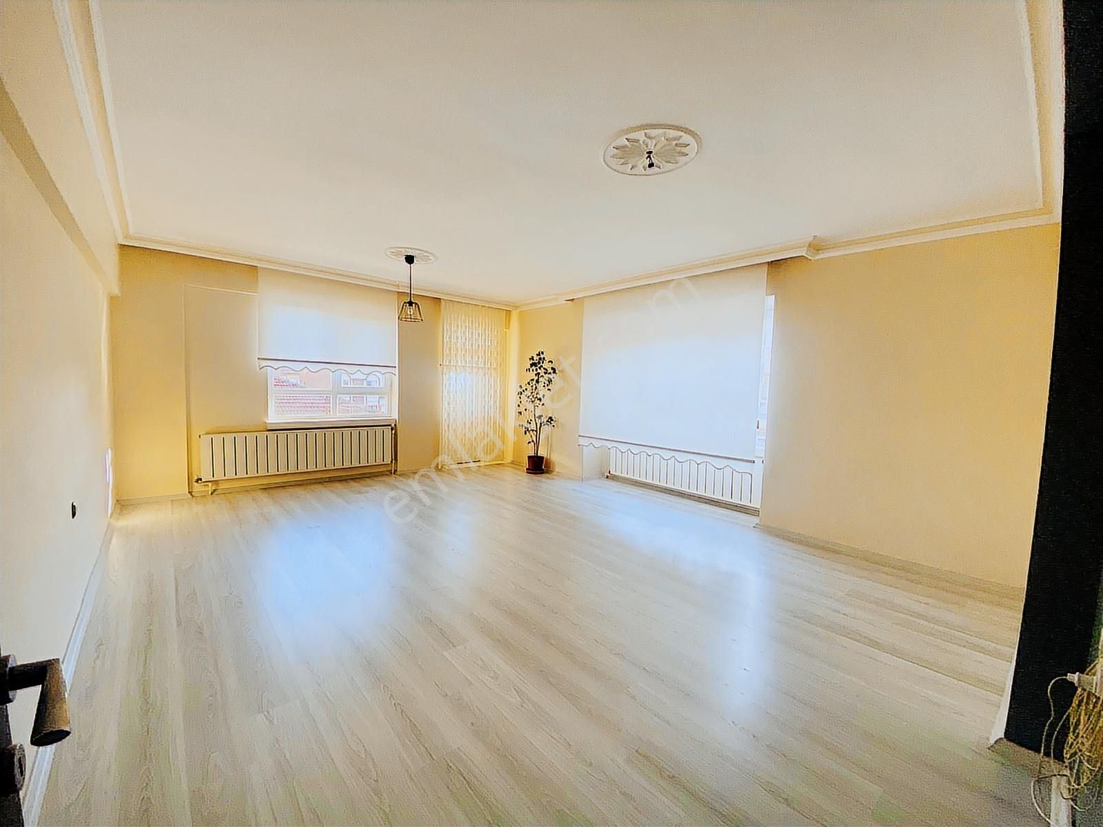 Valentia'dan İncirli'de Cadde Yakını Bağımsız 3+1 Kiralık Daire - Görsel 34