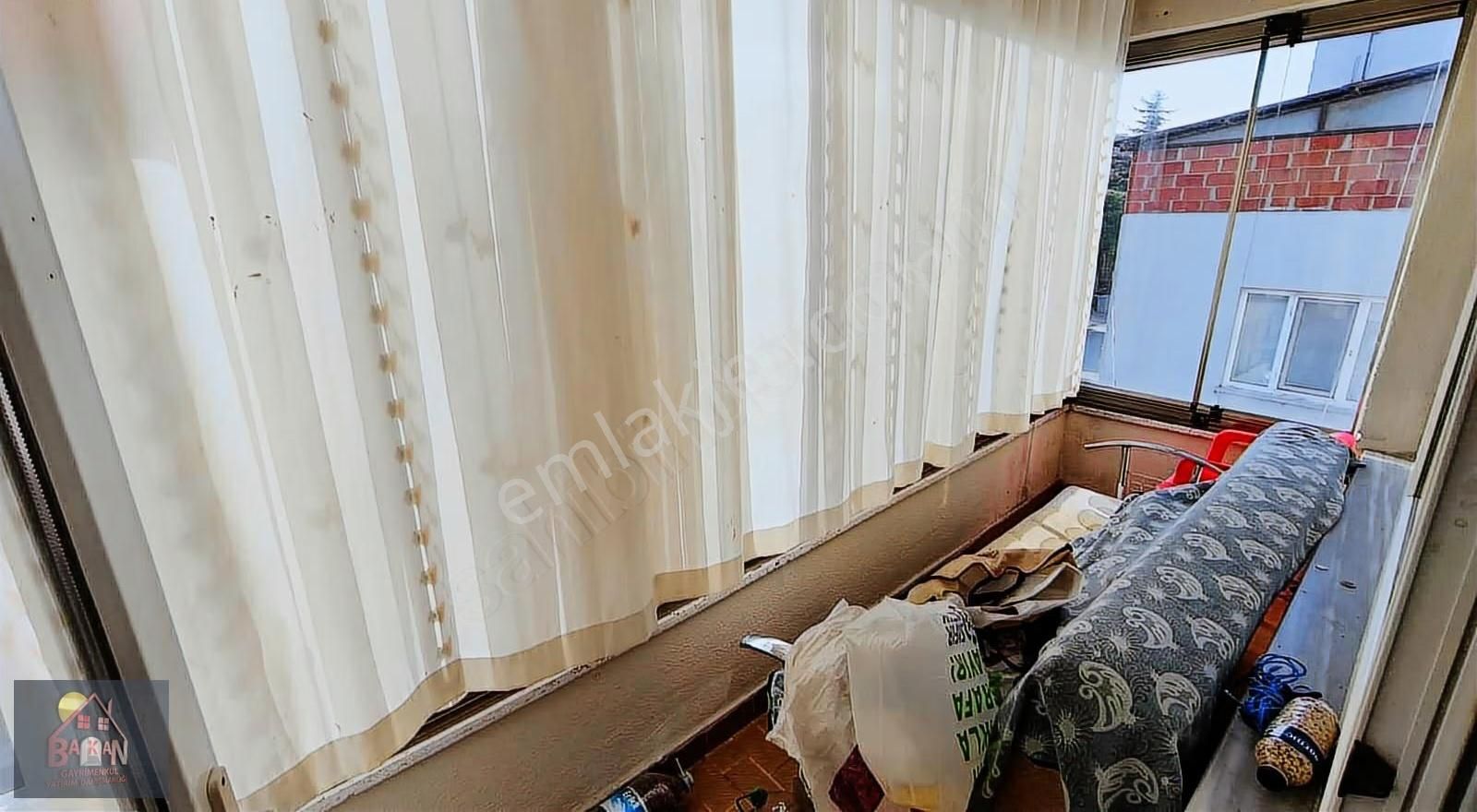 Lapseki Merke'de Satılık 3+1 Fırsat Daire!