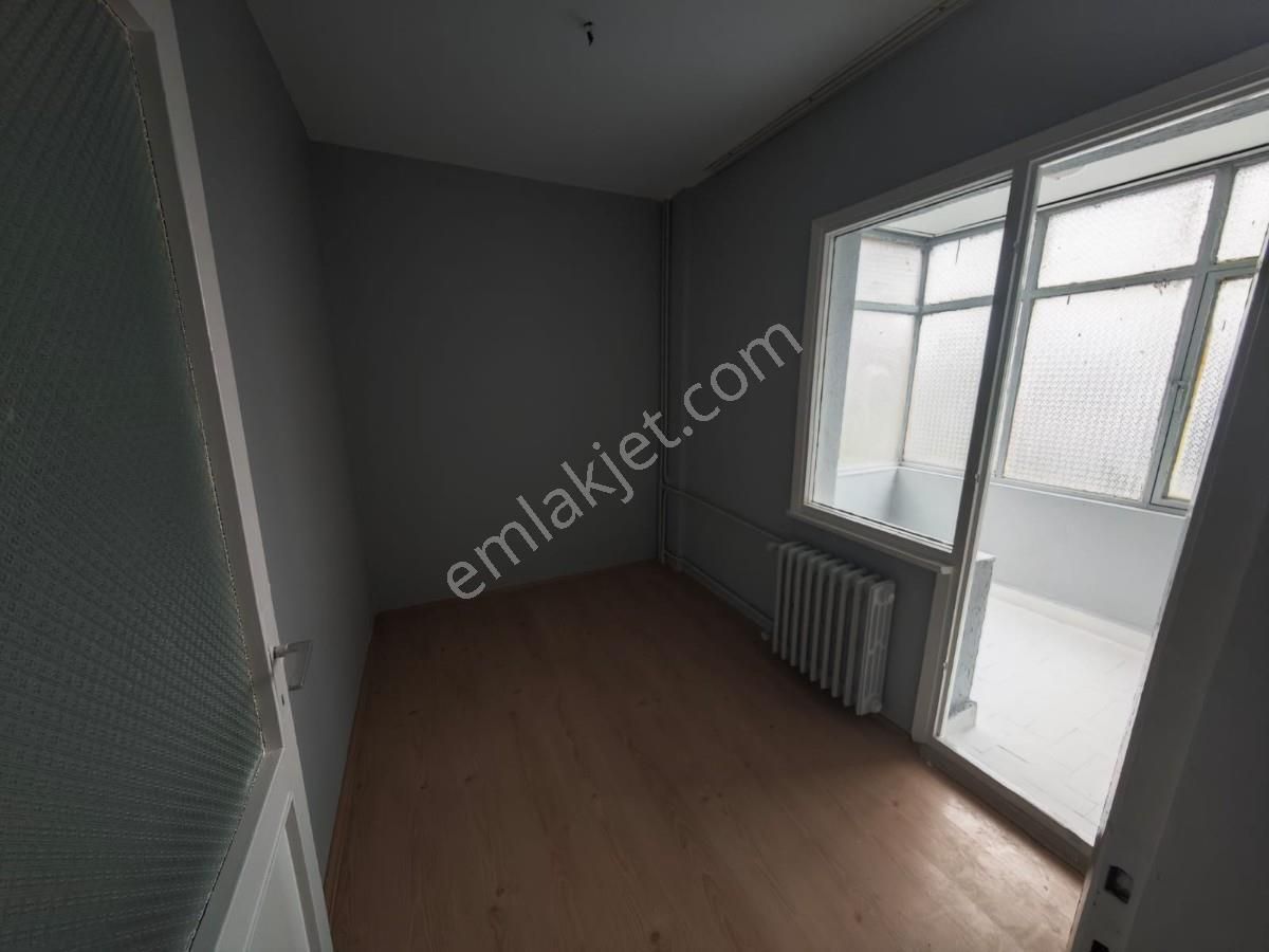 Çevre Sitesinde Ferah Aydınlık 3+1 Kiralık Daire - Görsel 23