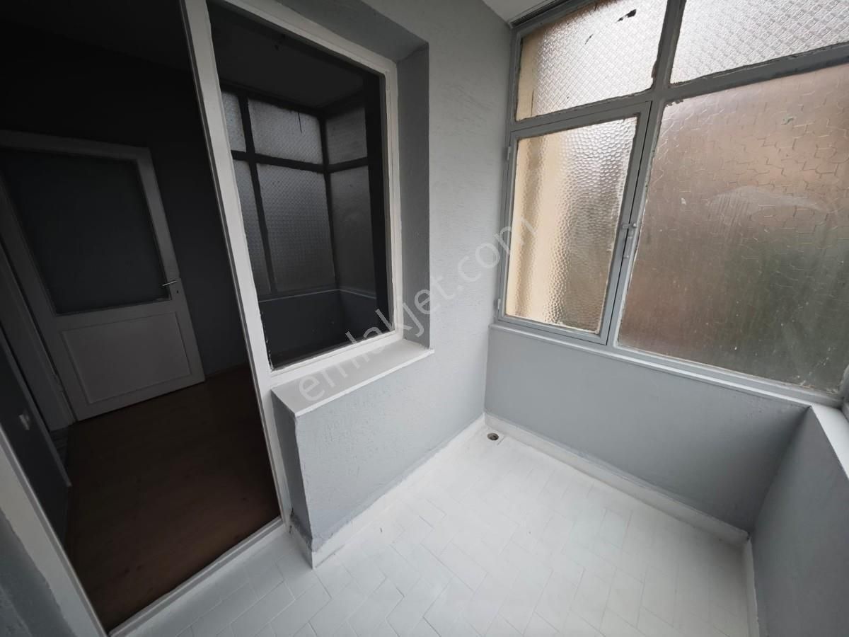 Çevre Sitesinde Ferah Aydınlık 3+1 Kiralık Daire - Görsel 18