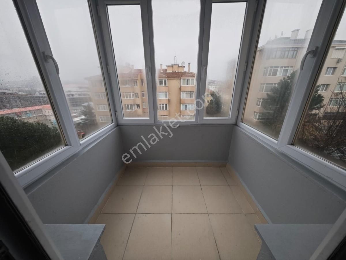 Çevre Sitesinde Ferah Aydınlık 3+1 Kiralık Daire - Görsel 4