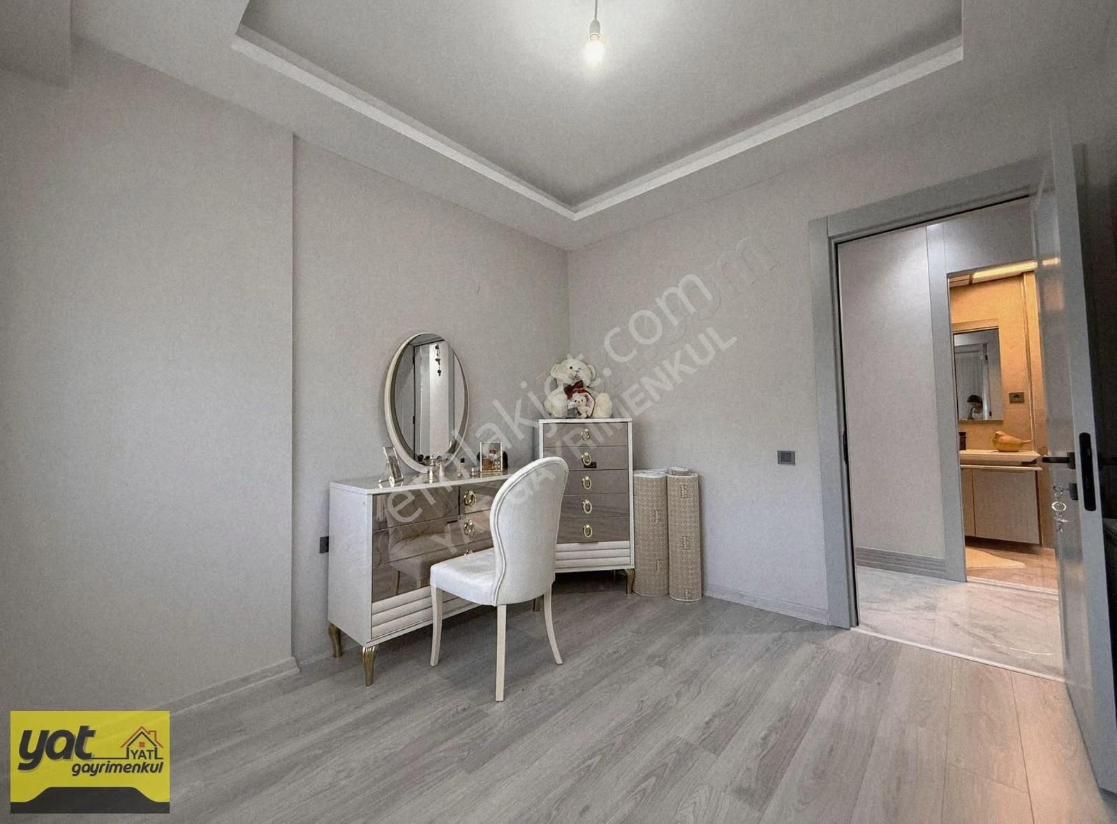 Havuzlu Deniz Manzaralı Lüx Eşyali Site İçi 2 +1 Ayri Balkonlu - Görsel 14