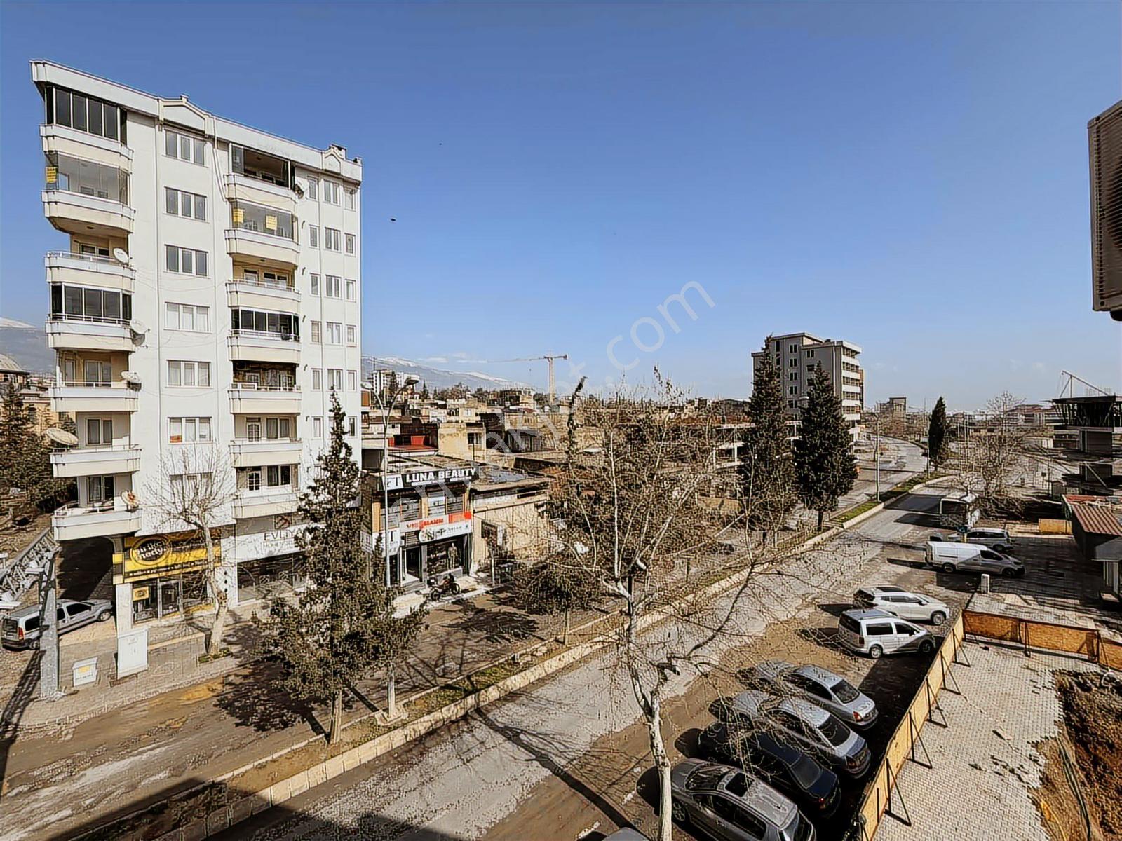 Remax Yeni'den Ana Cadde Üzeri Geniş 4+1 - Görsel 30
