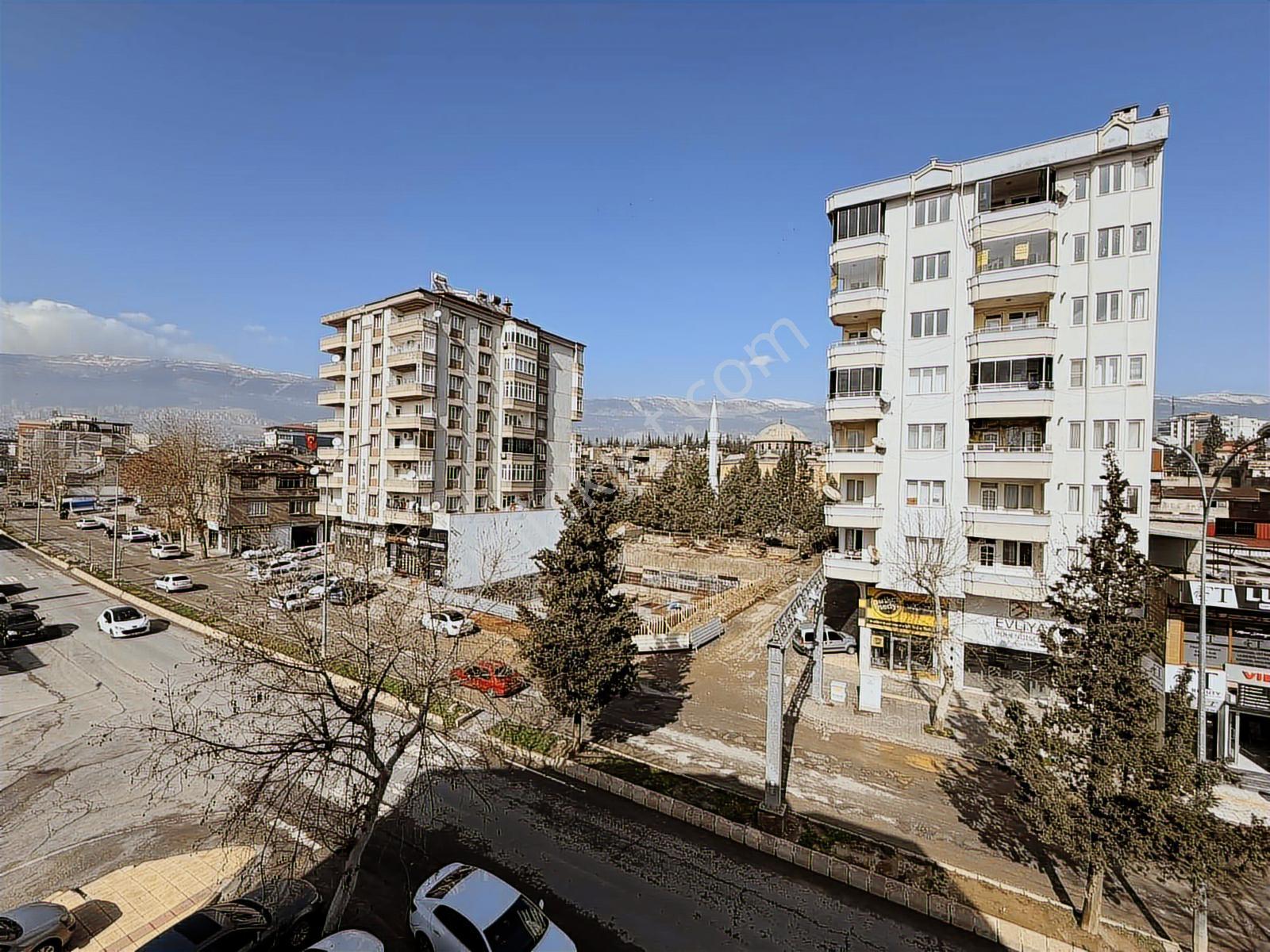 Remax Yeni'den Ana Cadde Üzeri Geniş 4+1 - Görsel 31