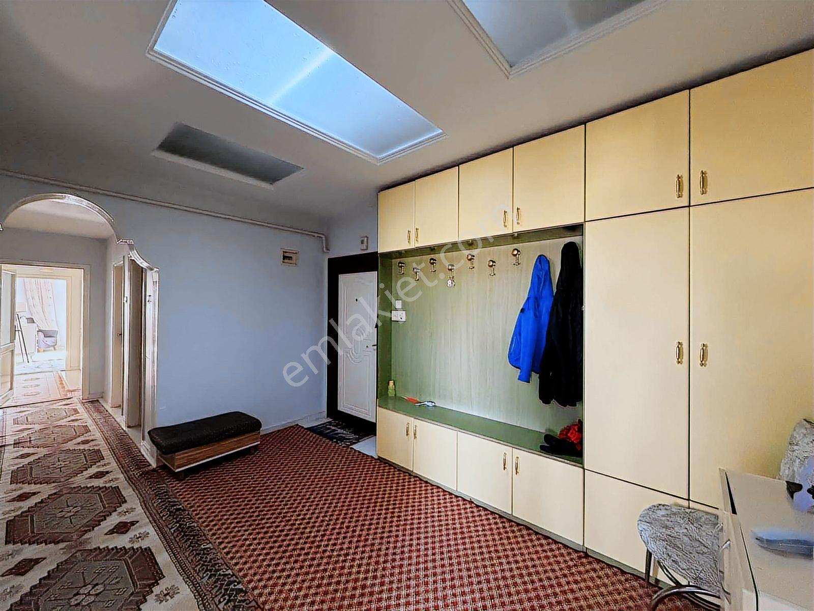 Remax Yeni'den Ana Cadde Üzeri Geniş 4+1 - Görsel 6
