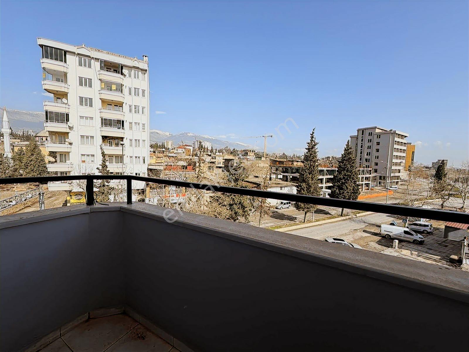 Remax Yeni'den Ana Cadde Üzeri Geniş 4+1 - Görsel 8