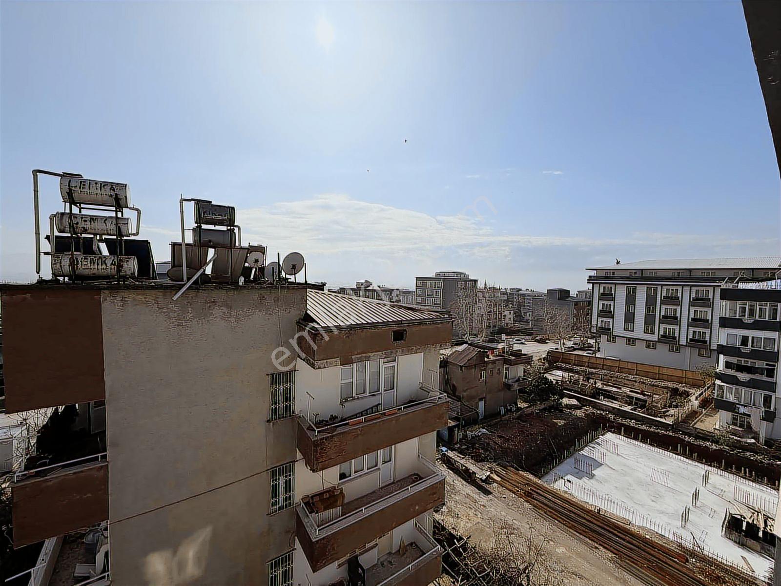 Remax Yeni'den Ana Cadde Üzeri Geniş 4+1 - Görsel 4