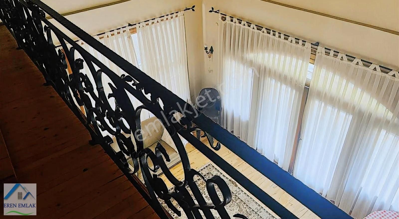 Sapanca Hacimercan'da 5+1 Müstakil Göl Manzaralı Satılık Villa. - Görsel 13