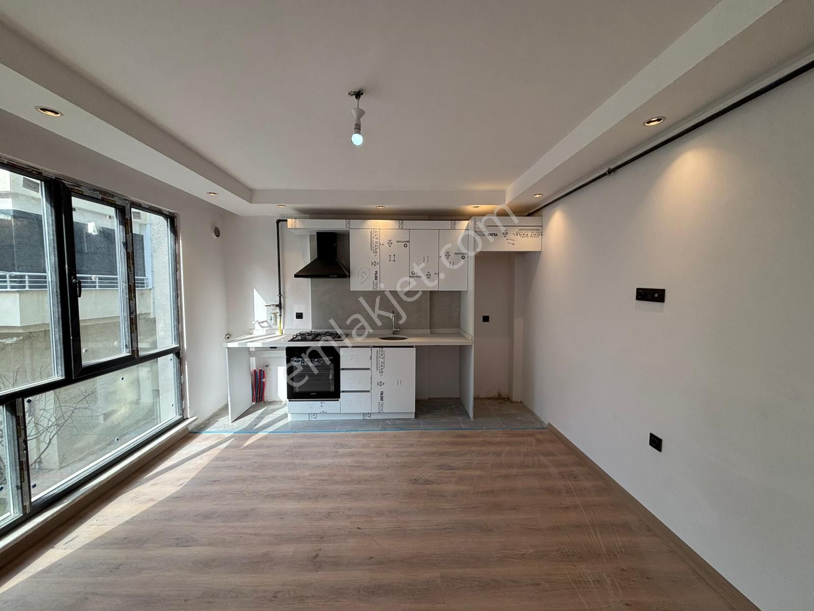 **eryıldız İnşaat'tan**hükümet Konağı Yanı Çarşı İçinde İskanlı K.otoparklı Ultra Lüks 1+1** - Görsel 6