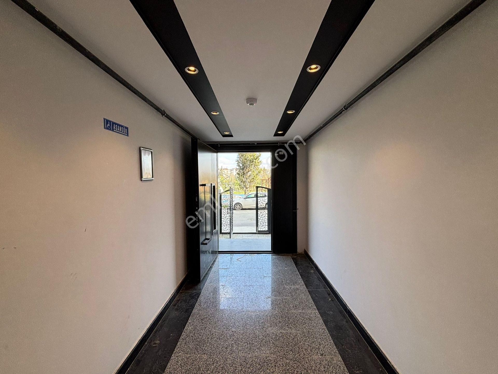 **eryıldız İnşaat'tan**hükümet Konağı Yanı Çarşı İçinde İskanlı K.otoparklı Ultra Lüks 1+1** - Görsel 30