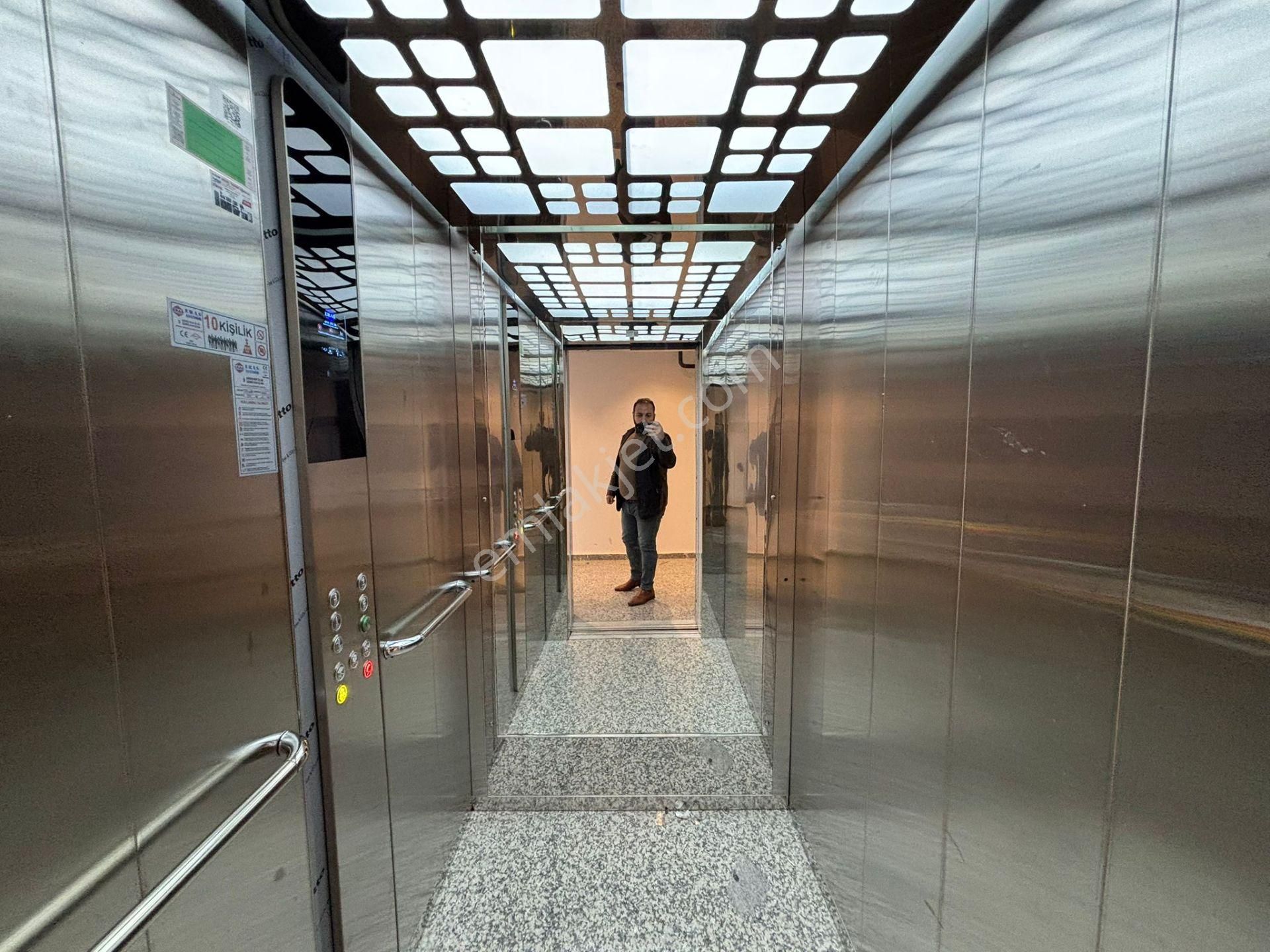 **eryıldız İnşaat'tan**hükümet Konağı Yanı Çarşı İçinde İskanlı K.otoparklı Ultra Lüks 1+1** - Görsel 31