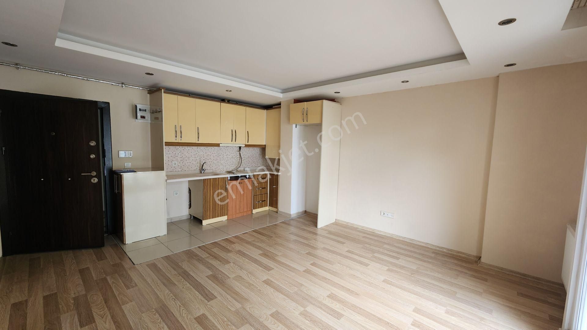 Özgünemlaktan 14 Yıllık Binada 1+1 - 60 M2 - Kiracılı - Yüksek Giriş Daire