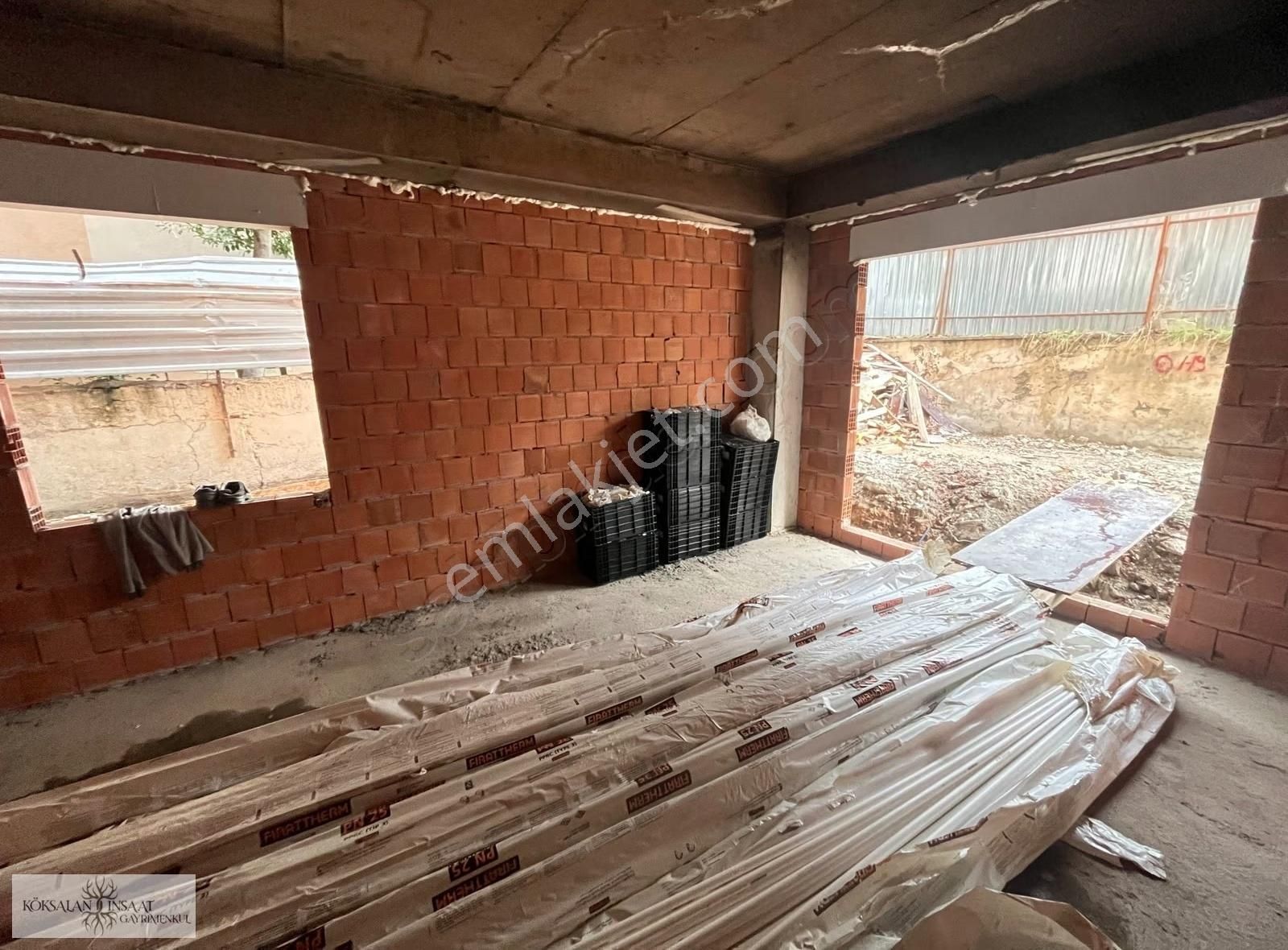 Köksalan İnşaat Küçükyalı Minibüse Yakın Projeden Ön Cephe 1+1