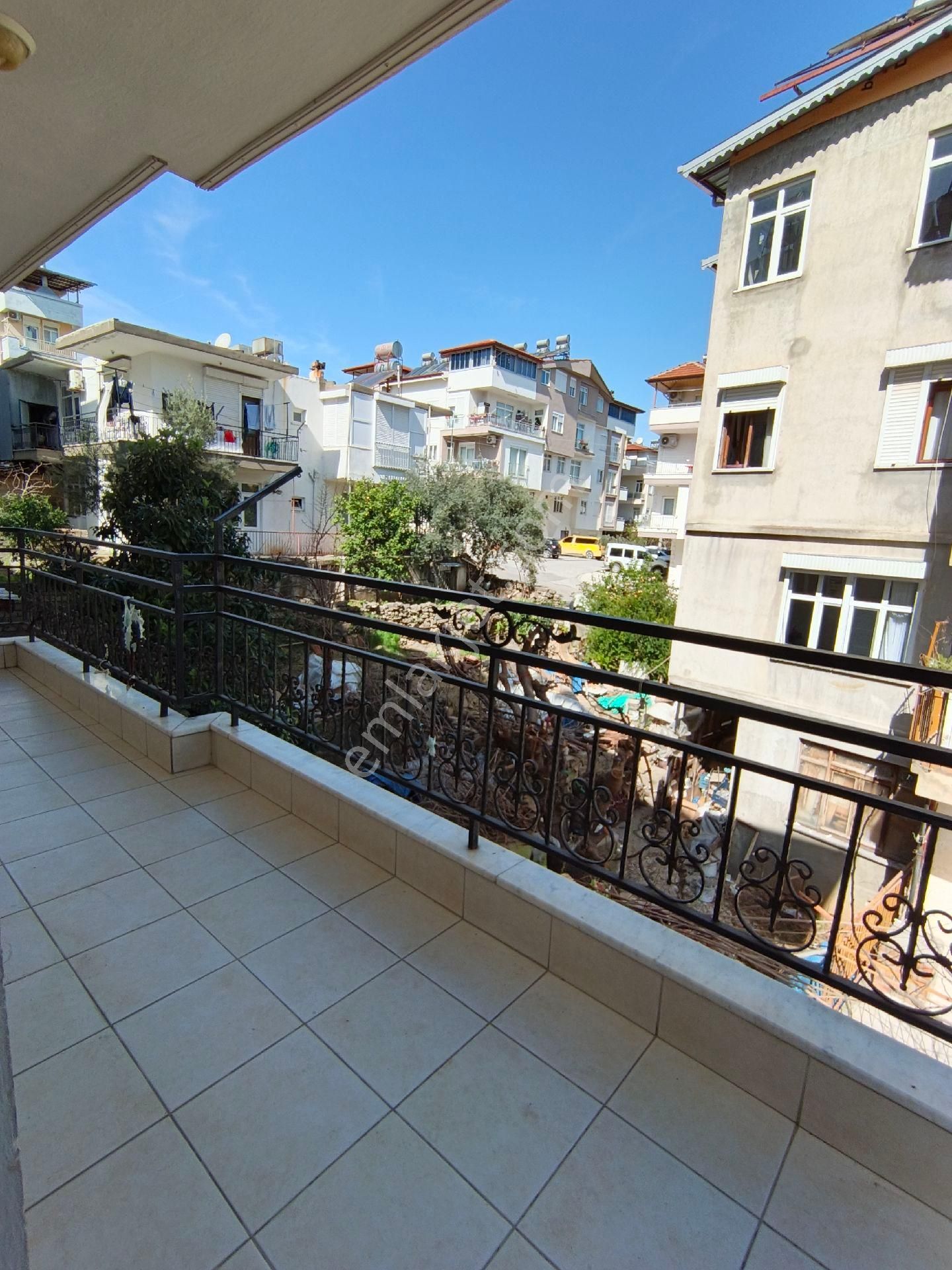 Şelale Mahallesi Merkezi Konumda 2+1 Güney Cephe Ara Kat Kiralık Daire - Görsel 4