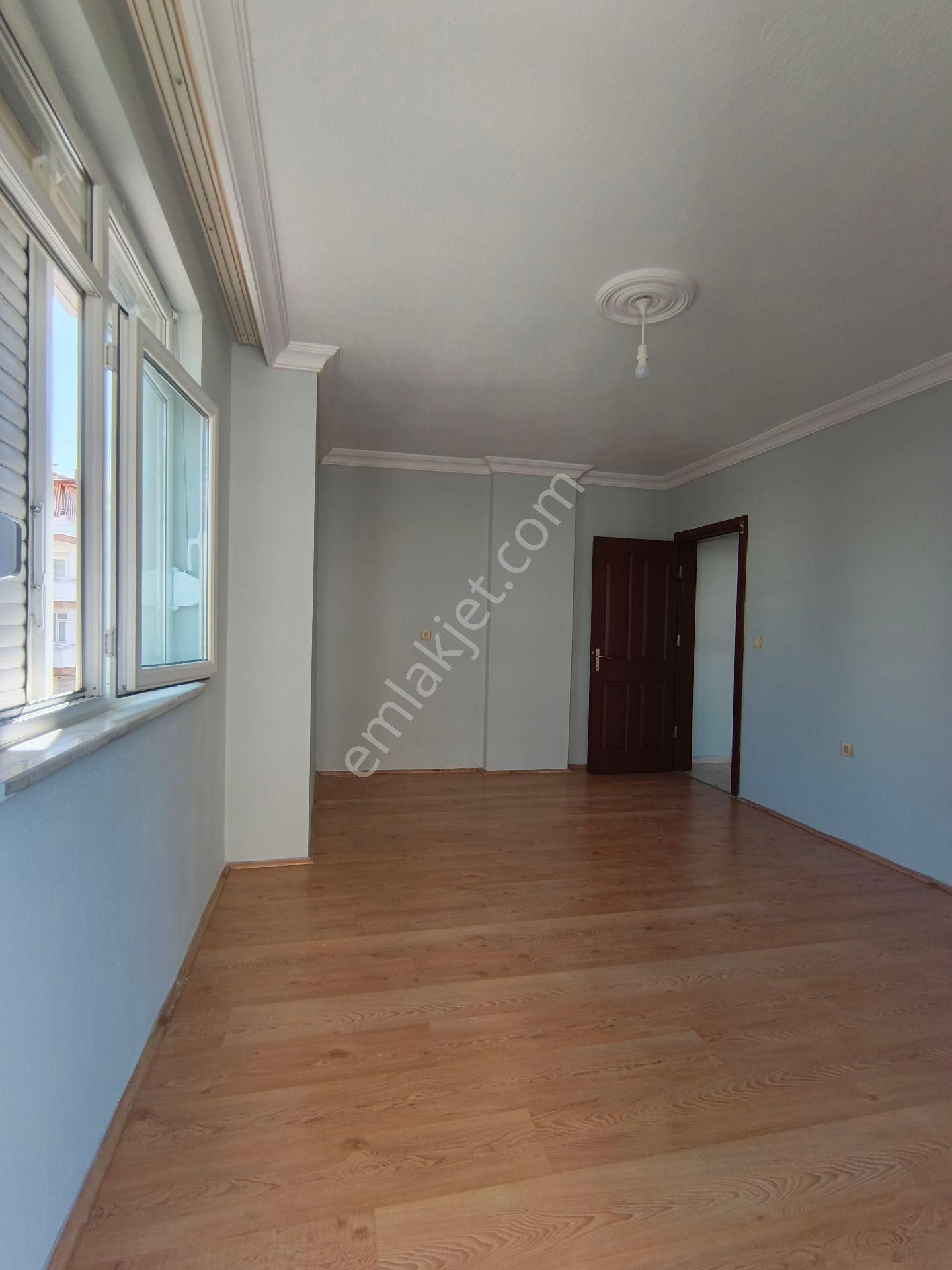 Şelale Mahallesi Merkezi Konumda 2+1 Güney Cephe Ara Kat Kiralık Daire - Görsel 3