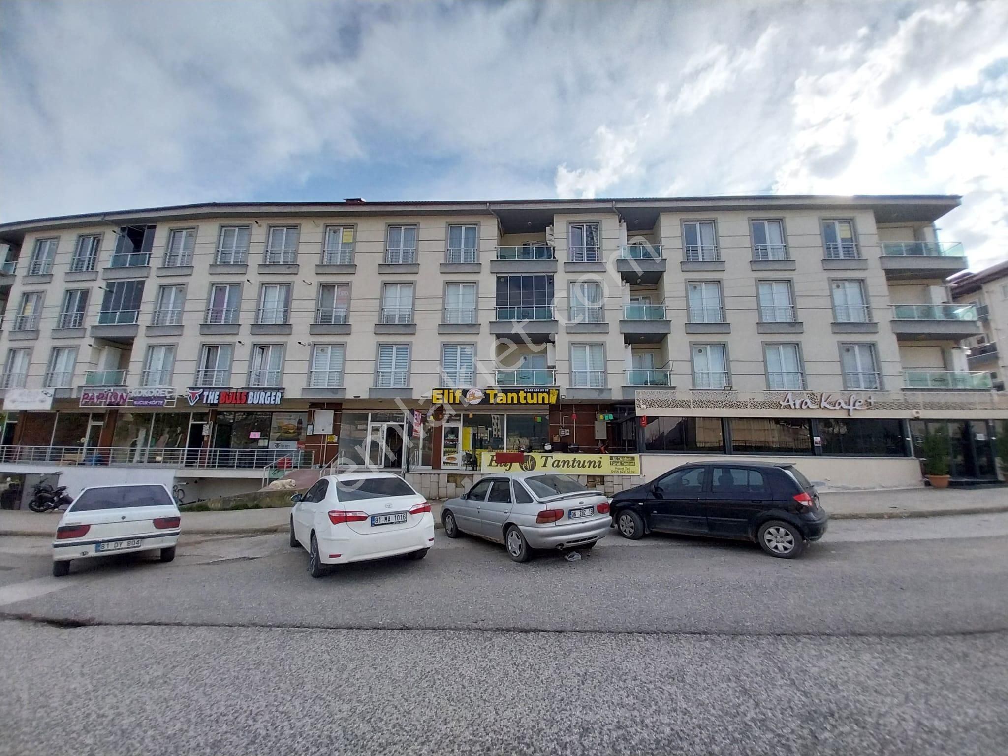 Üniversite Ve Tıp Fak.yürüme Mesafesinde1+1 Eşyalı Satılık Daire