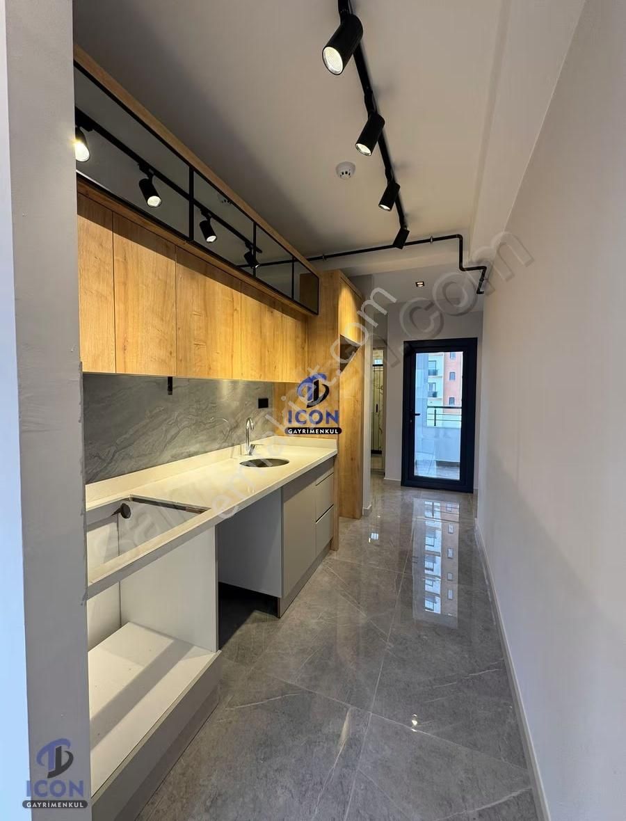 Icon'dan Akdeniz Mah'de Marka Projede 3 Cepheli Köşe 2+1 Ler - Görsel 4