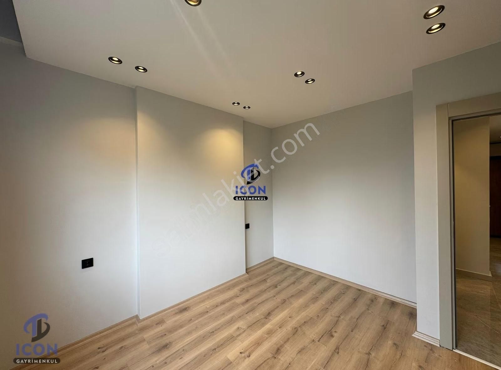 Icon'dan Akdeniz Mah'de Marka Projede 3 Cepheli Köşe 2+1 Ler - Görsel 2