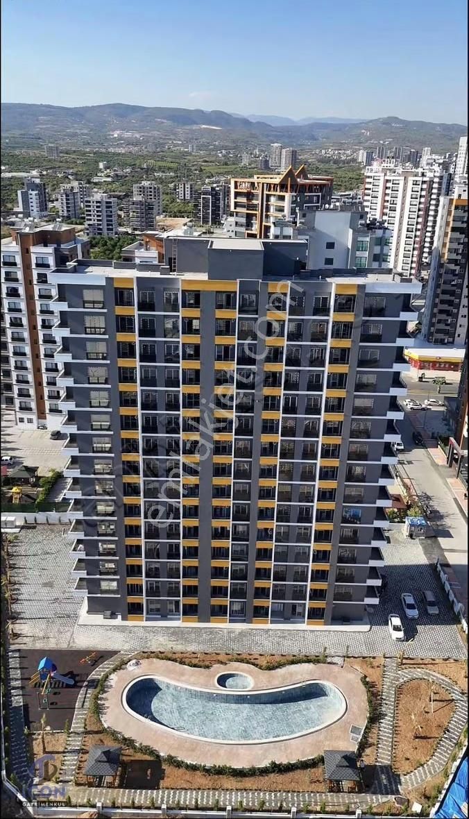 Icon'dan Akdeniz Mah'de Marka Projede 3 Cepheli Köşe 2+1 Ler