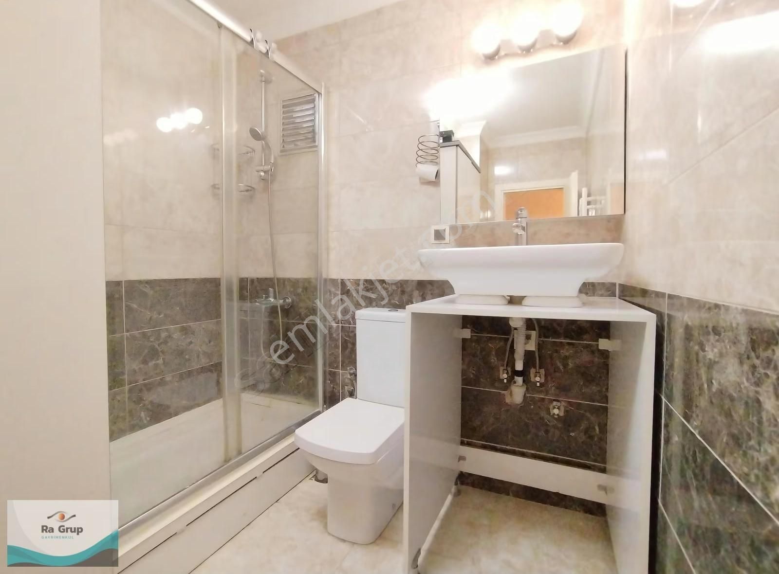 Girne Bulvarı Üzerinde Park Manzaralı Bakımlı 3+1 Kiralık Daire - Görsel 3