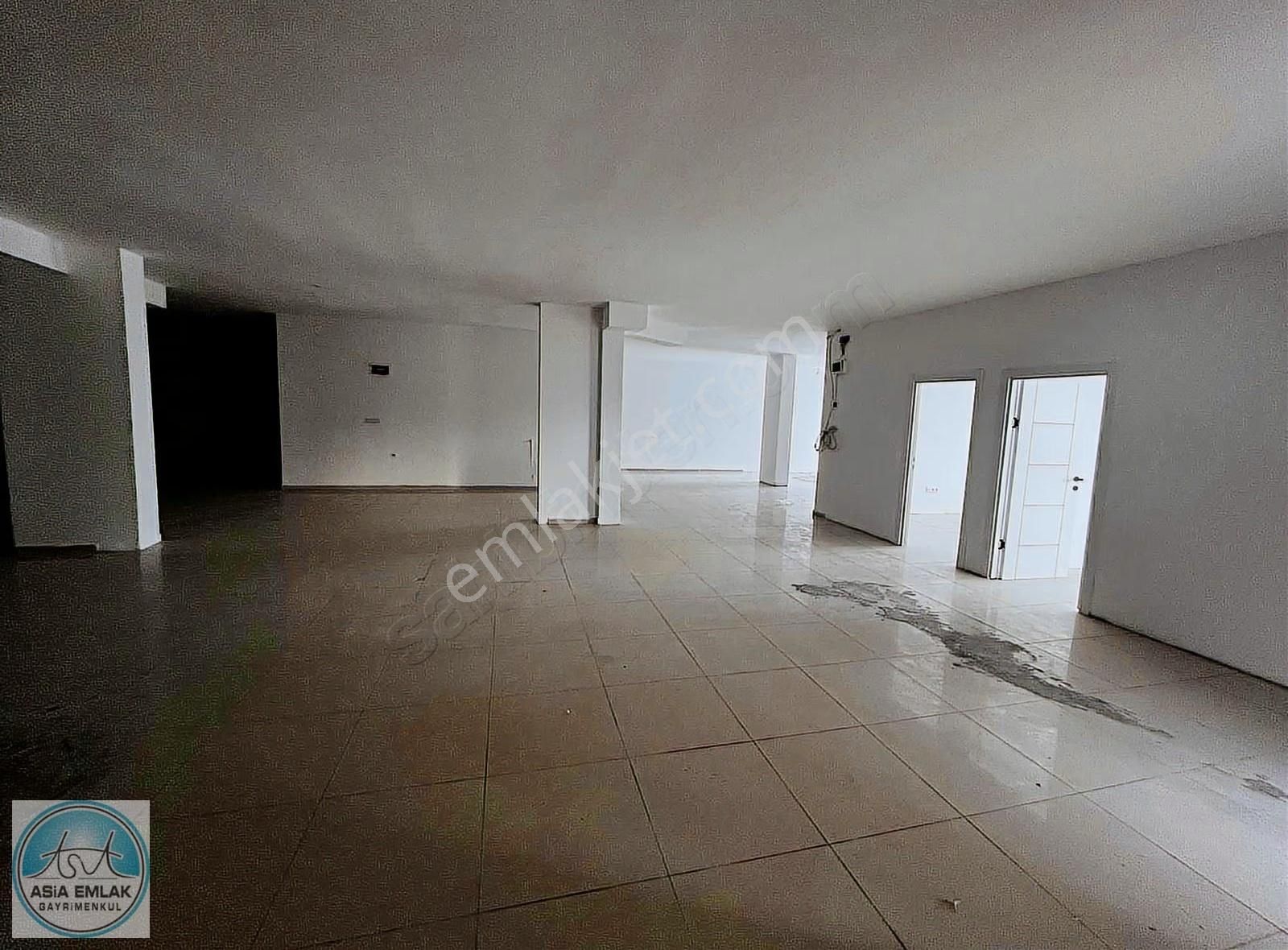 Asia Dan Esenler Mah Cadde Üzeri Net 400 M2 Kiralık Dükkan - Görsel 9