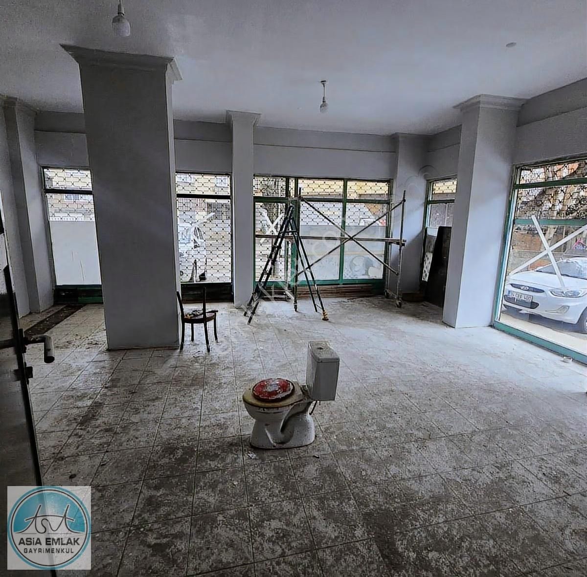 Asia'dan Merkezi Konumda Kiralık Dükkan - Görsel 8