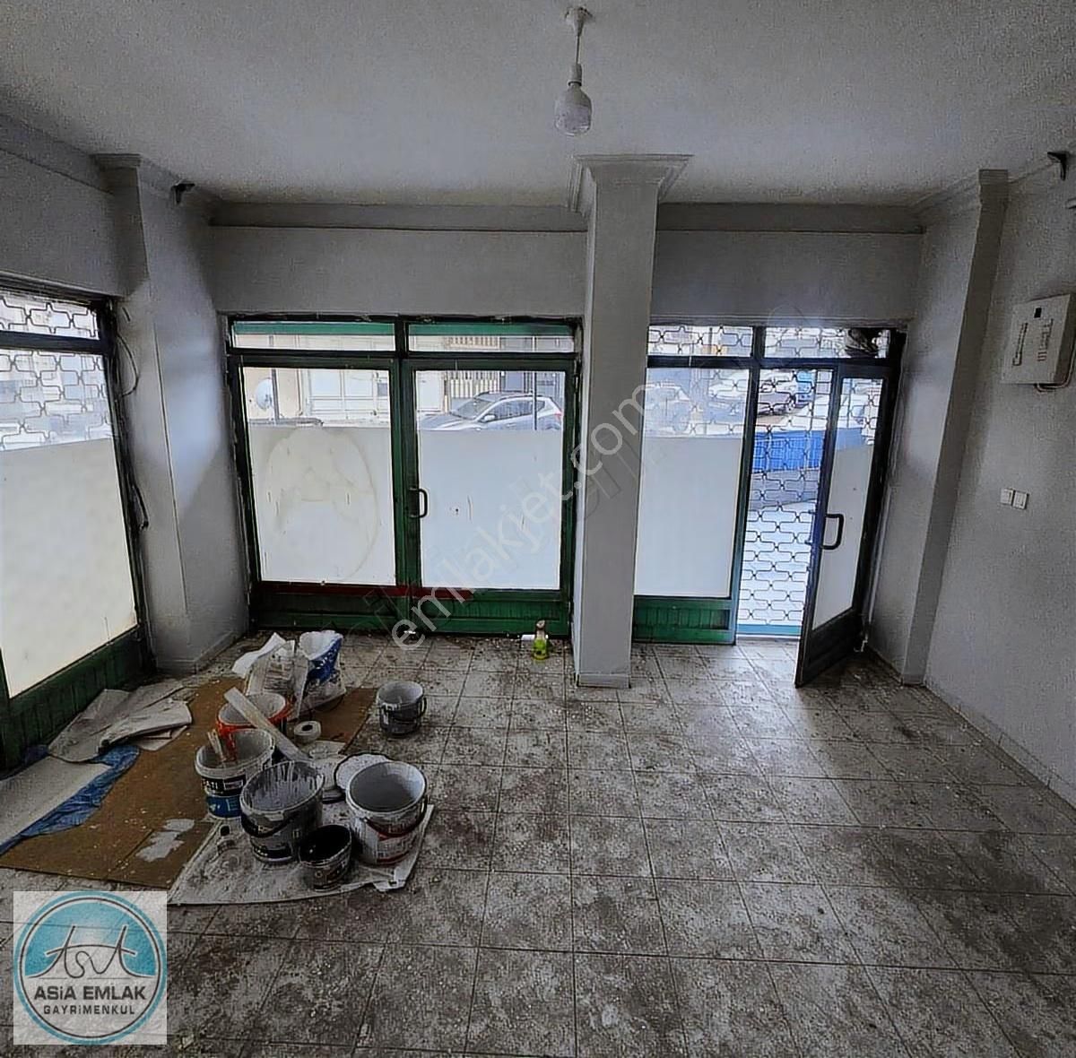 Asia'dan Merkezi Konumda Kiralık Dükkan - Görsel 7