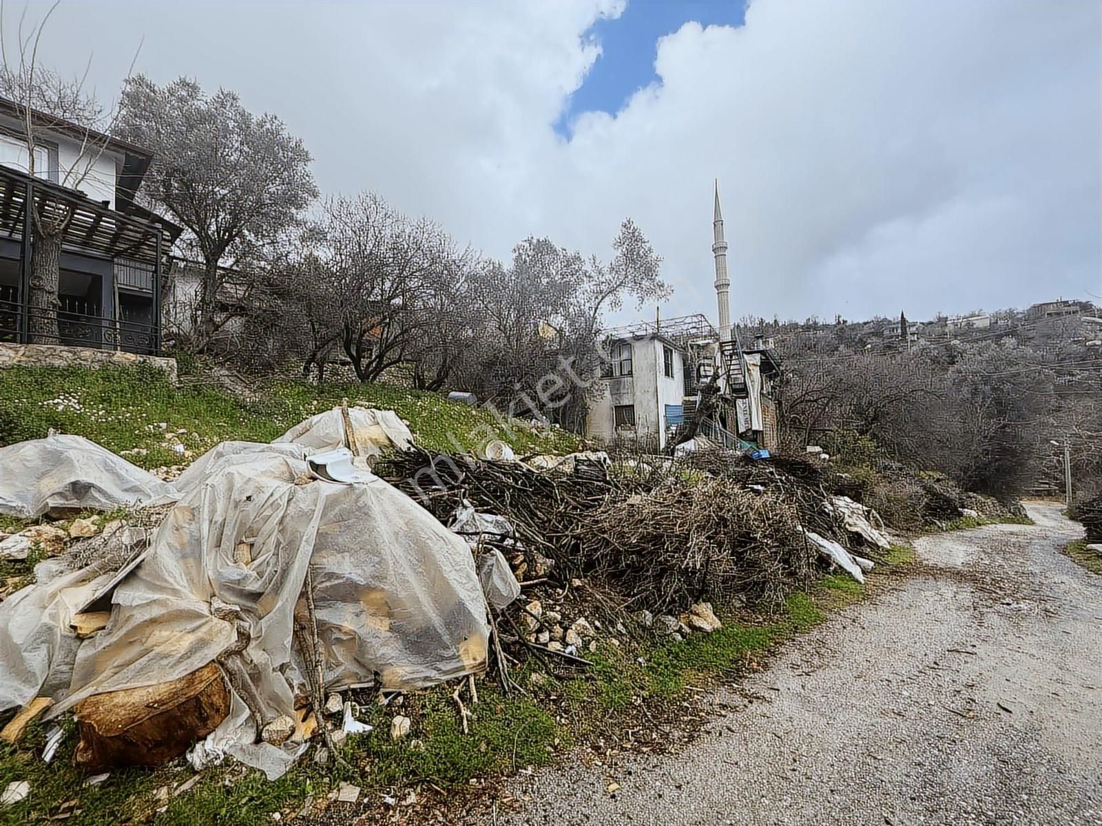 Alanya Orhan Mahallesinde 202m2 Köy İçi Yola Sıfır Satılık Tarla - Görsel 6
