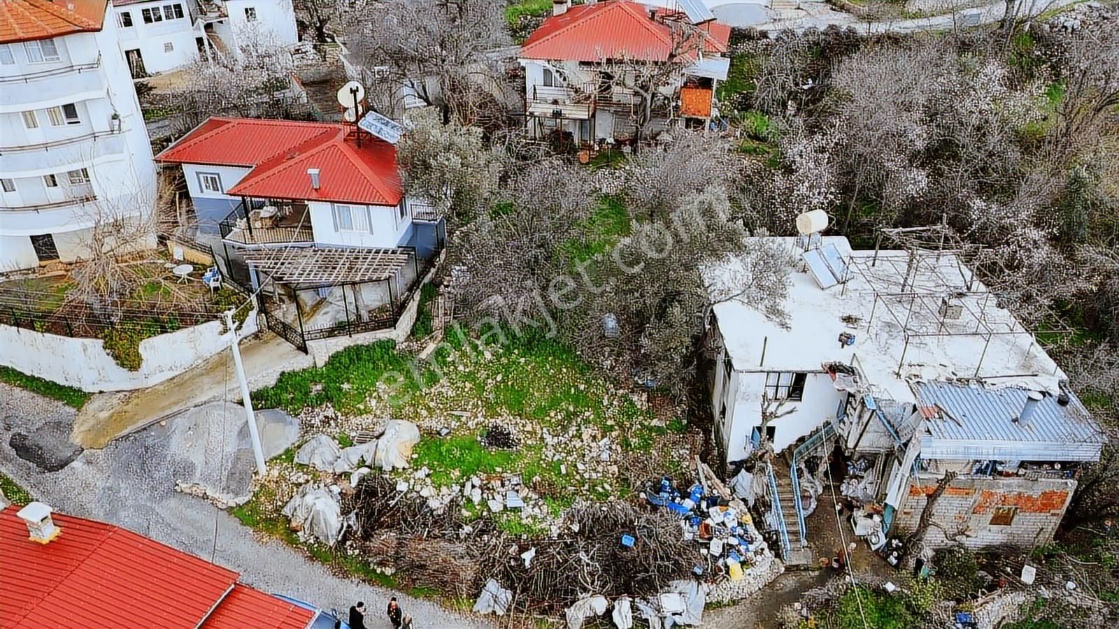 Alanya Orhan Mahallesinde 202m2 Köy İçi Yola Sıfır Satılık Tarla