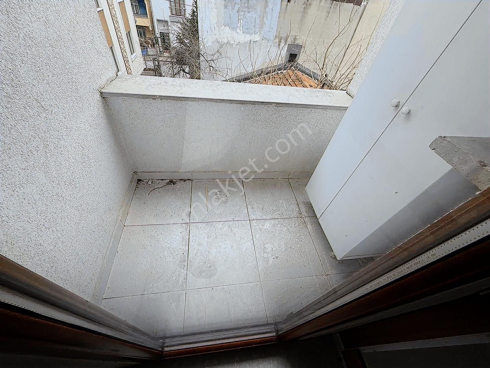 Fl Emlaktan Çekmeköy Metro Yakını 2+1 Arakat - Görsel 24