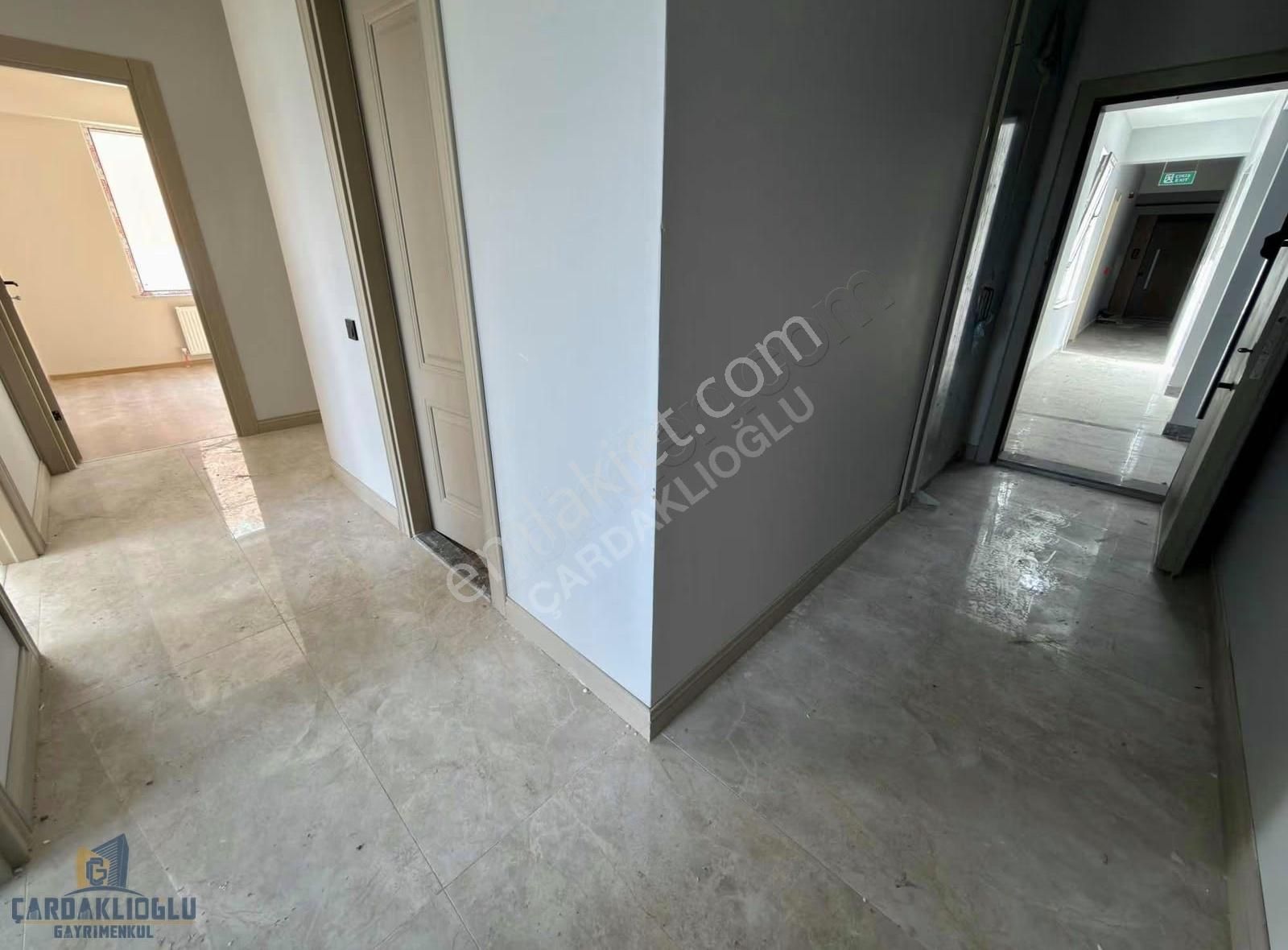 Site İçerisinde Kapalı Otoparklı Geniş E.v Banyolu Sıfır 2+1 - Görsel 24