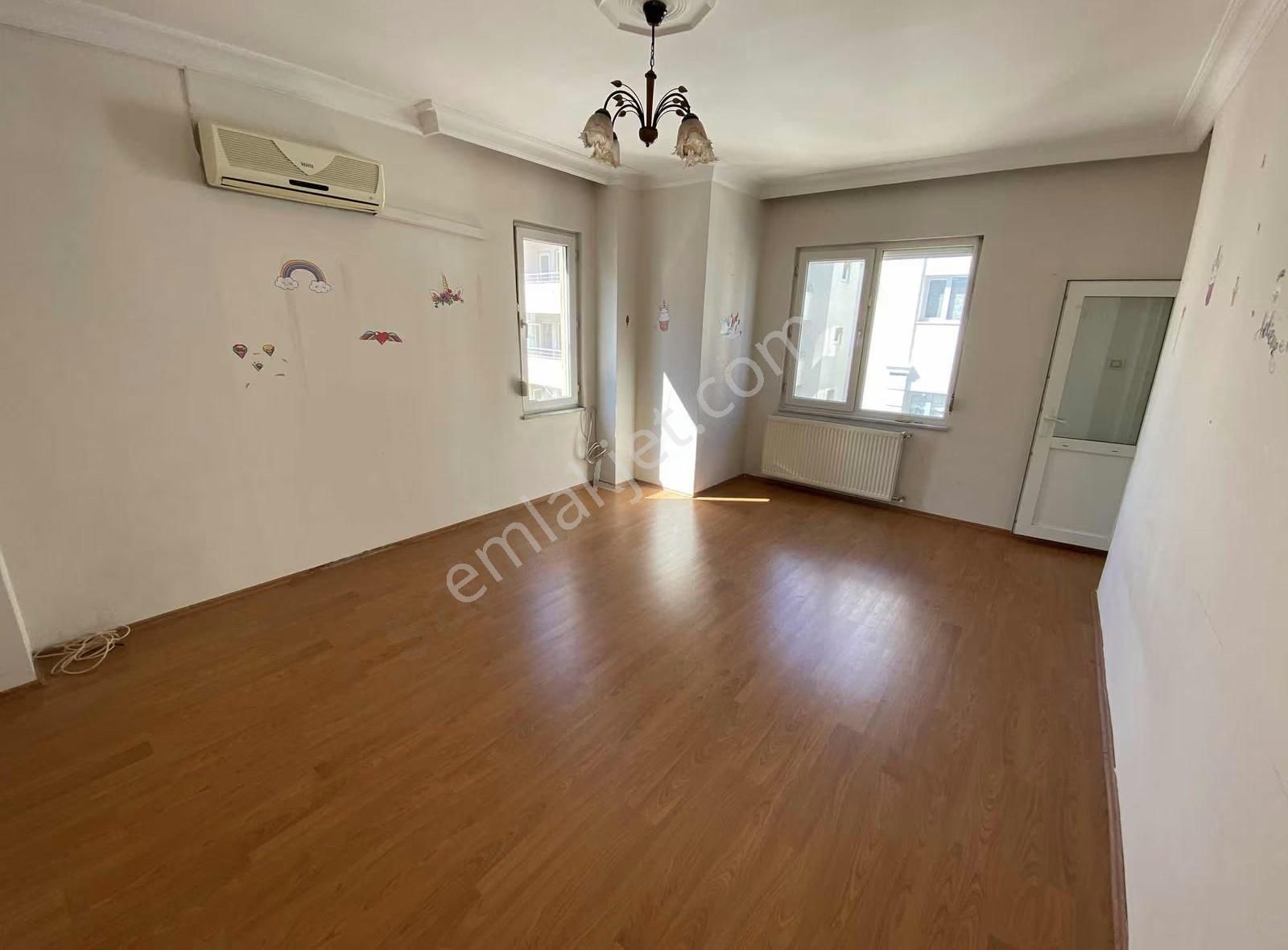 Emirbeyazıt Emek Caddesi Harika Konumda Kiralık 3+1 Daire - Görsel 9