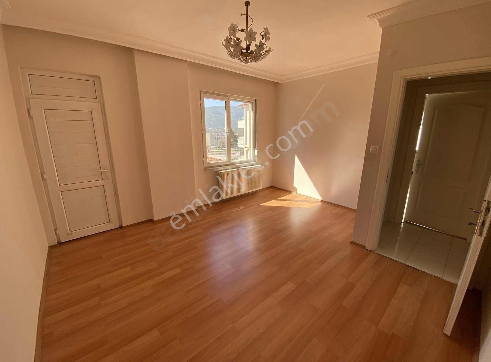 Emirbeyazıt Emek Caddesi Harika Konumda Kiralık 3+1 Daire - Görsel 8