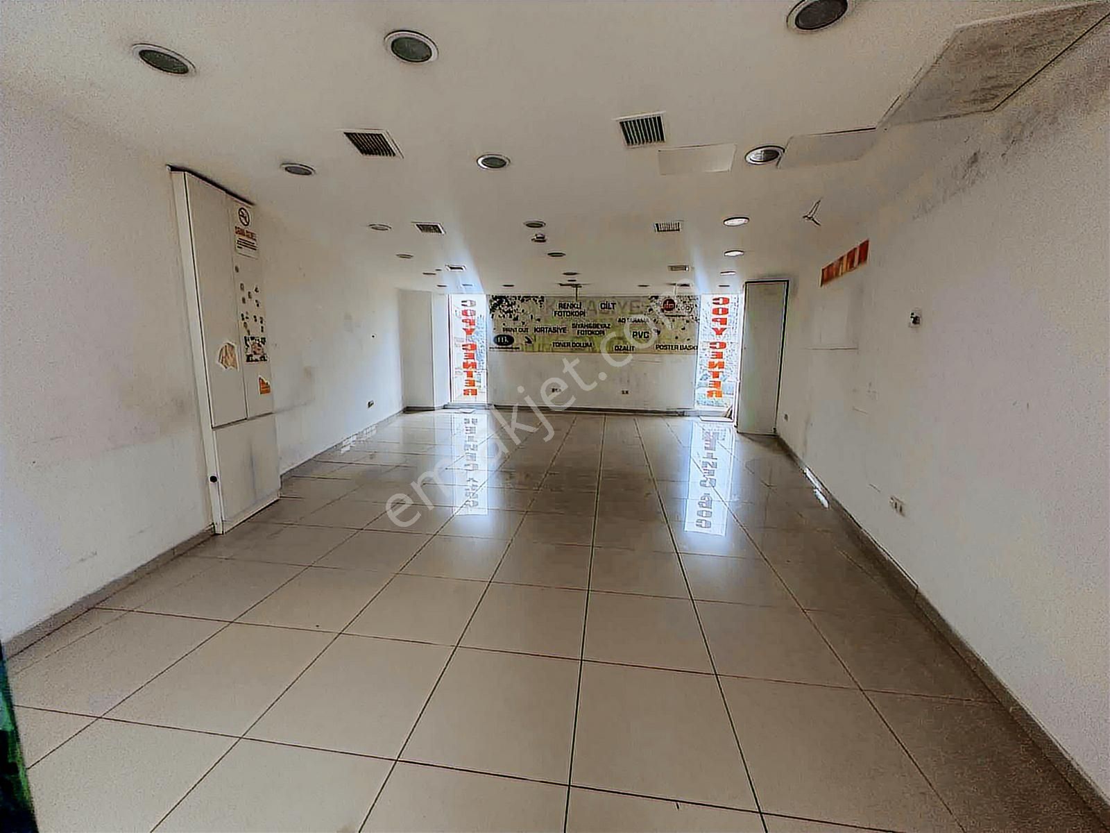 Remax Select-dünya Ticaret Merkezi- Giriş Kat Ofis-büro - Görsel 3