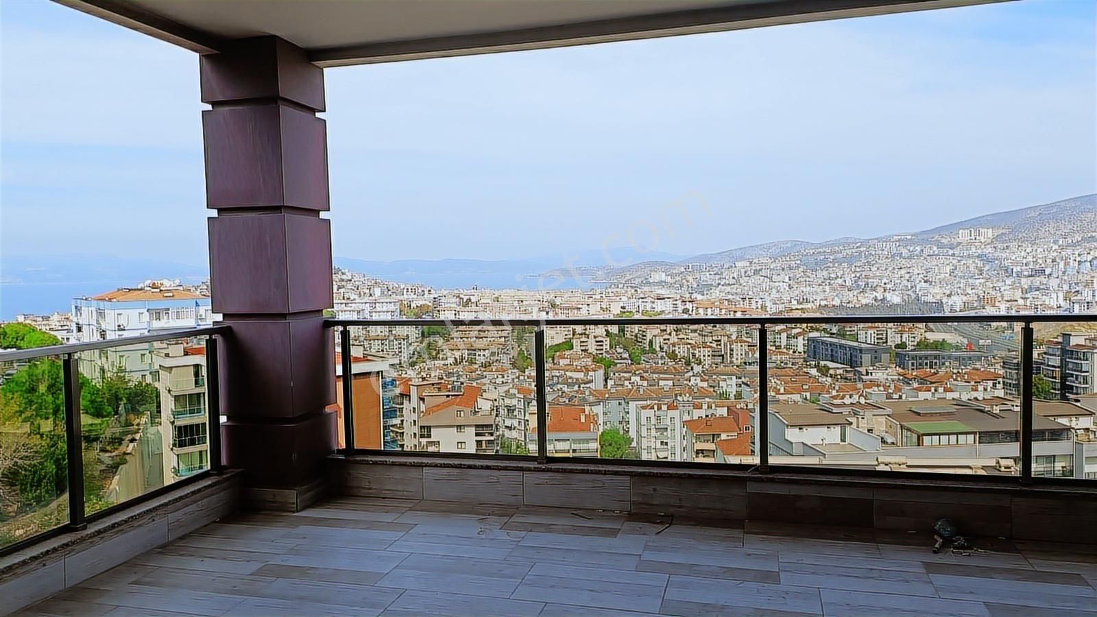 Kuşadası, Kadınlardenizinde Satılık, Deniz Manzaralı, 3+1 Daire