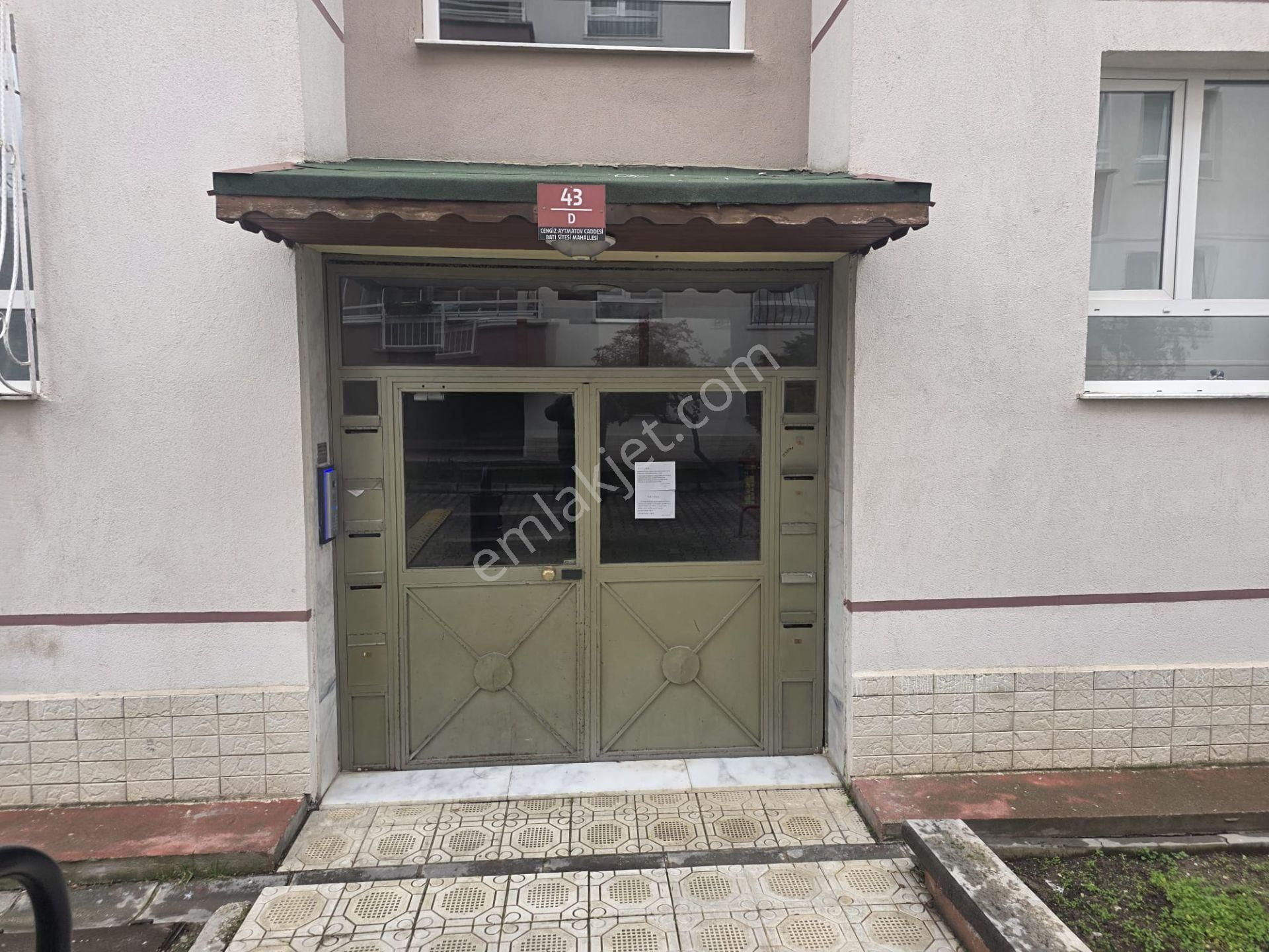 Batıkent Batısitesi Mahallesi Egemen Sitesi Arakat 3+1 Kiralık Daire - Görsel 8