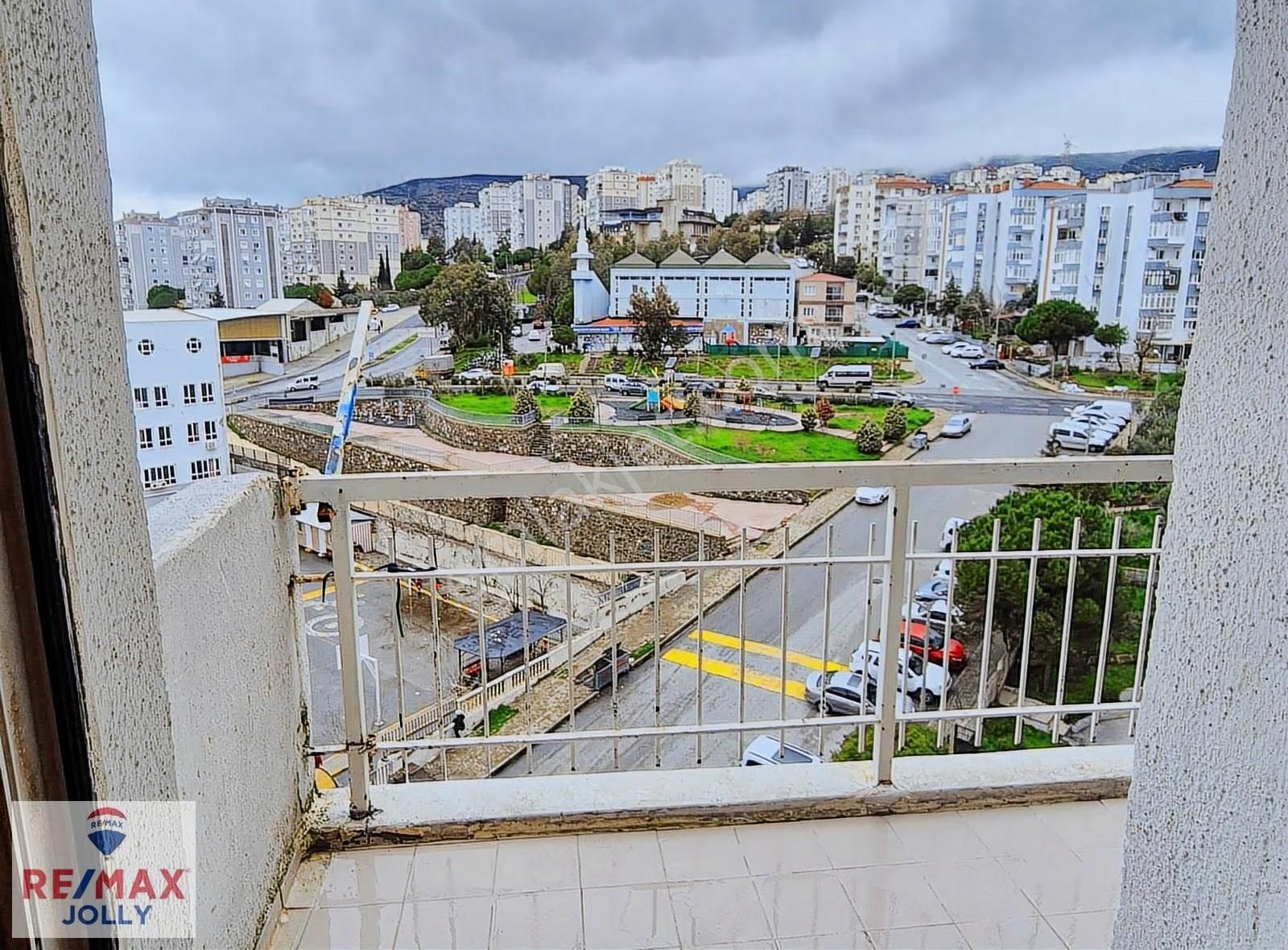 İzmir Bornova Evka-4 Mahallesinde 2+1 Satılık Ara Kat Daire - Görsel 32