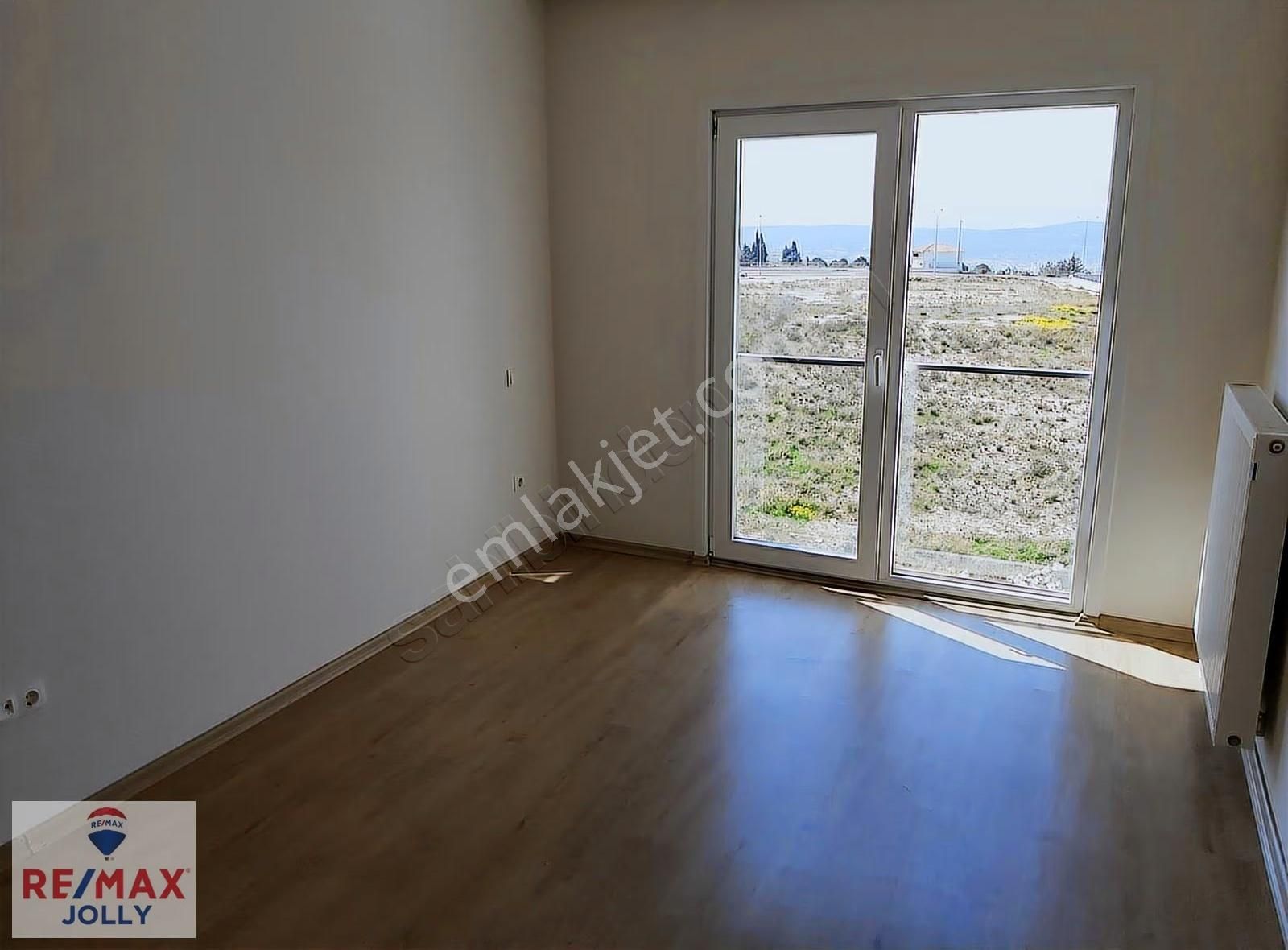 Oyak Buca 2.etap Kiralık 1+1 Daire Serdar Yakın Remax Jolly - Görsel 3