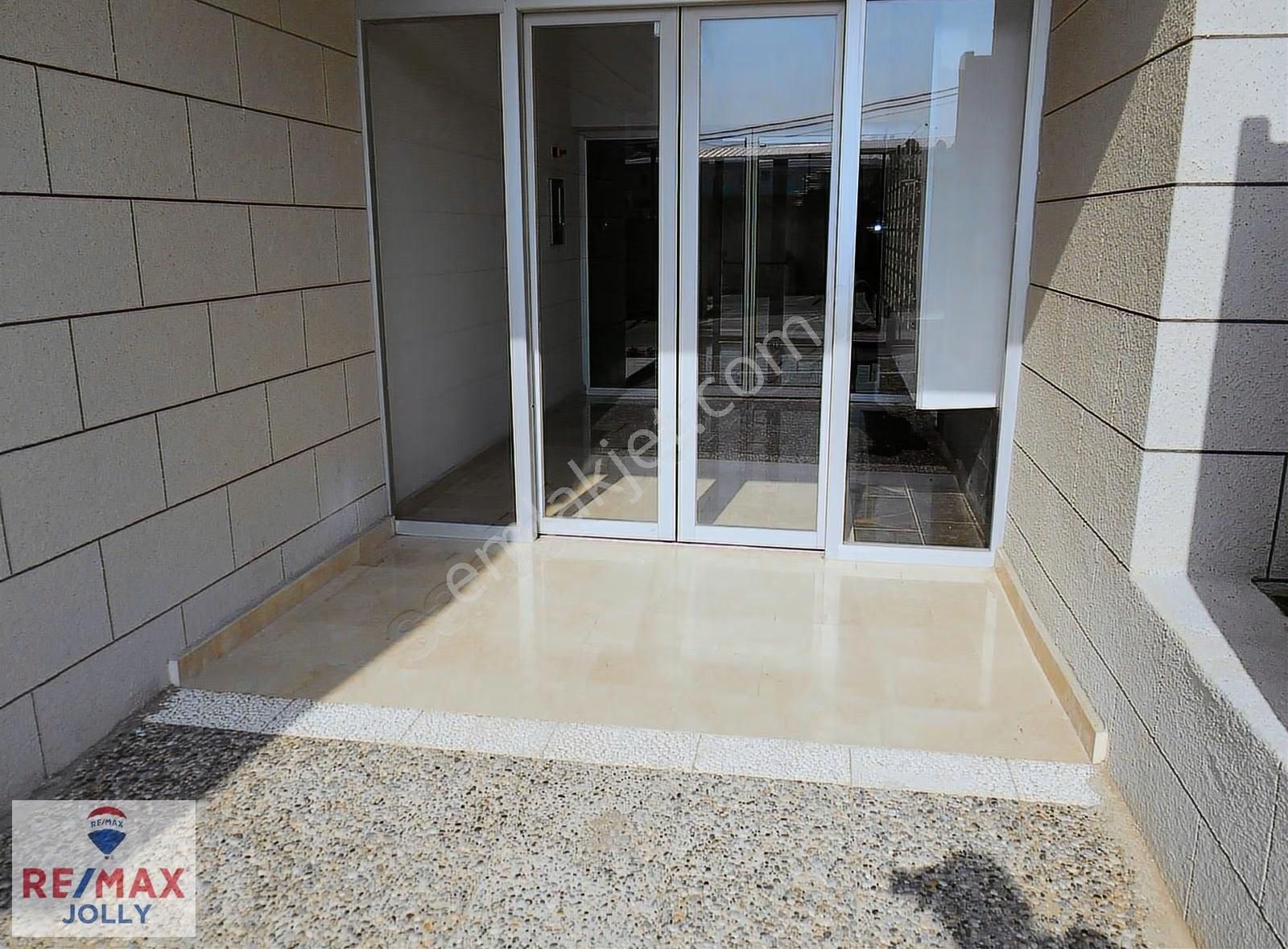 Oyak Buca 2.etap Kiralık 1+1 Daire Serdar Yakın Remax Jolly - Görsel 23