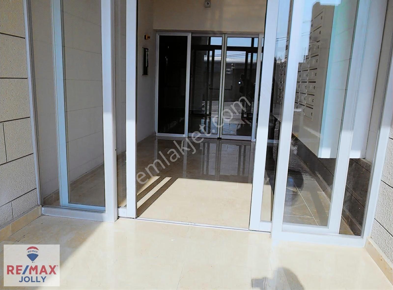 Oyak Buca 2.etap Kiralık 1+1 Daire Serdar Yakın Remax Jolly - Görsel 7