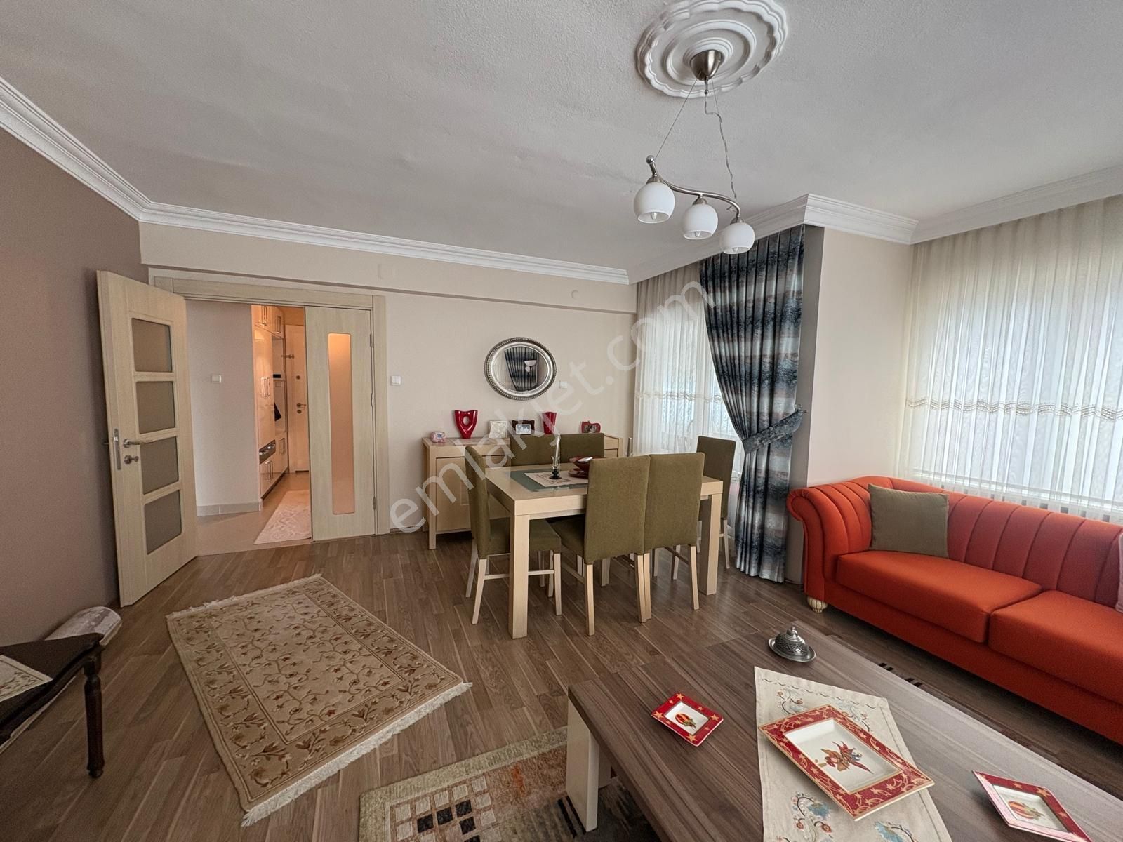 Ataevler, Ana Cadde Üzerinde 3+1 Ferah Daire - Görsel 2