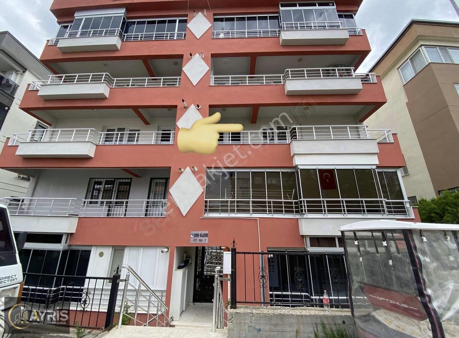 İzmir Aliağa Çarşamba Pazarı Yakını Satılık Geniş Daire