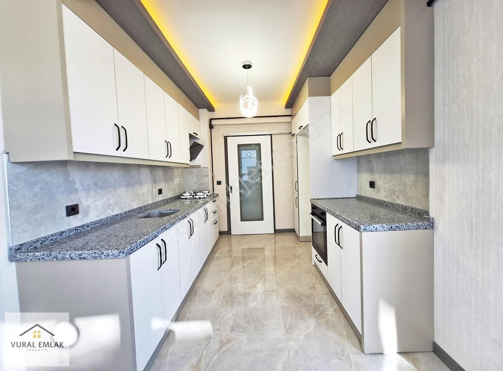 Vural Emlaktan 3+1 İskanlı Ultra Lüx Site İçirisinde 145m2 Acill